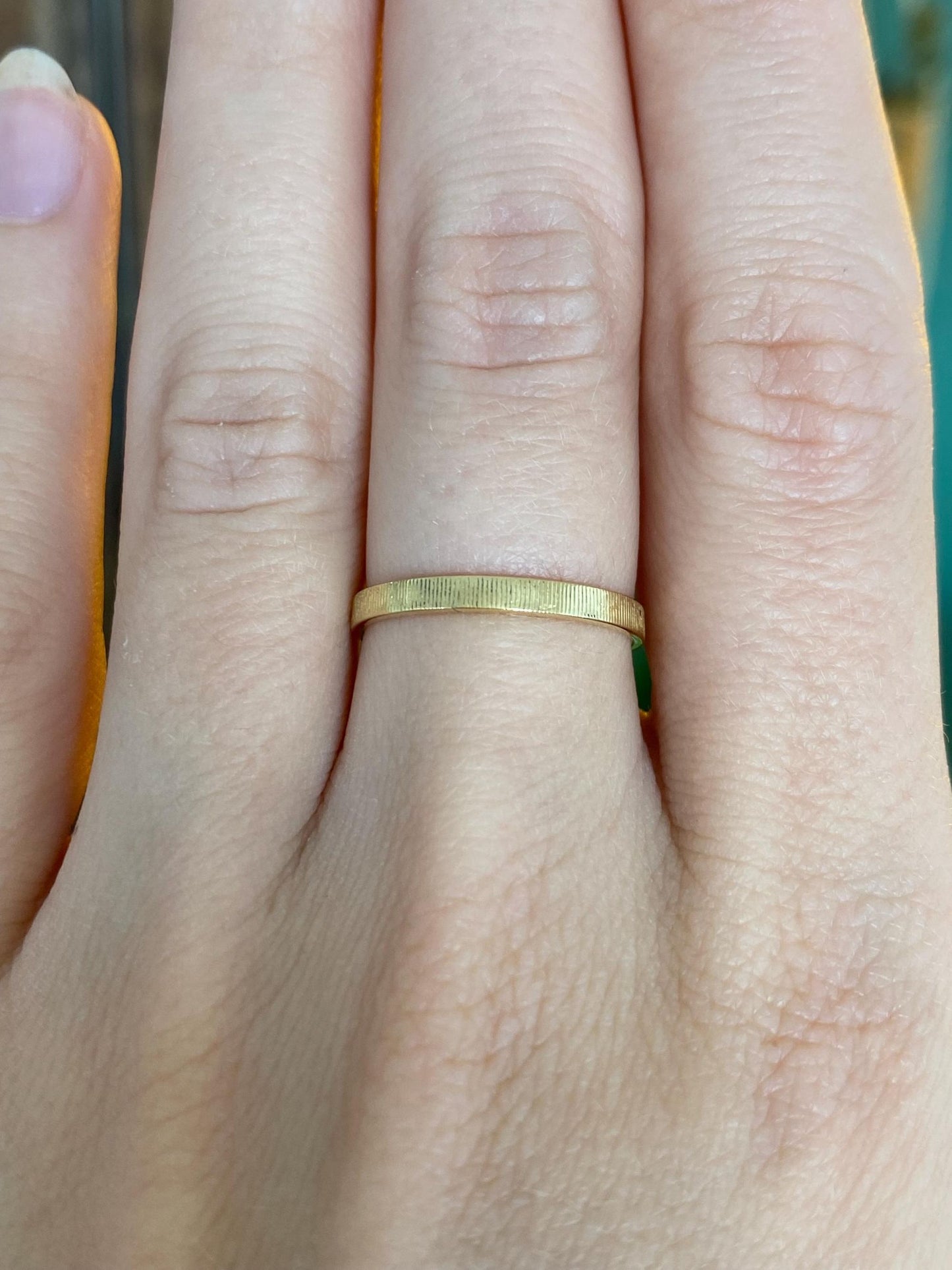 Vintage Solid 18k Yellow Gold Textured Ring Band - Size 6.25