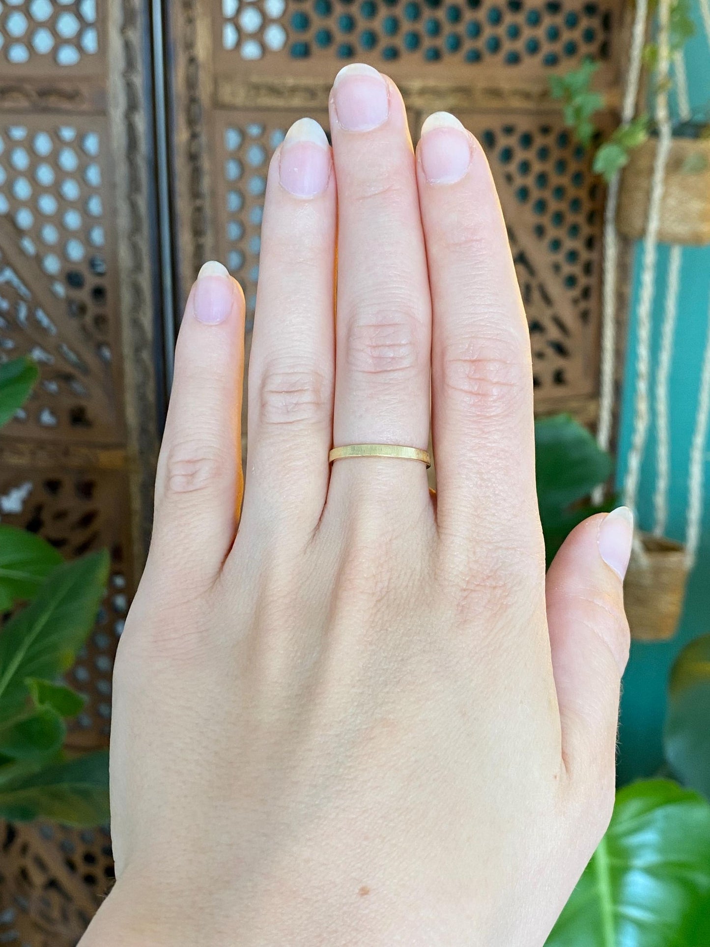 Vintage Solid 18k Yellow Gold Textured Ring Band - Size 6.25