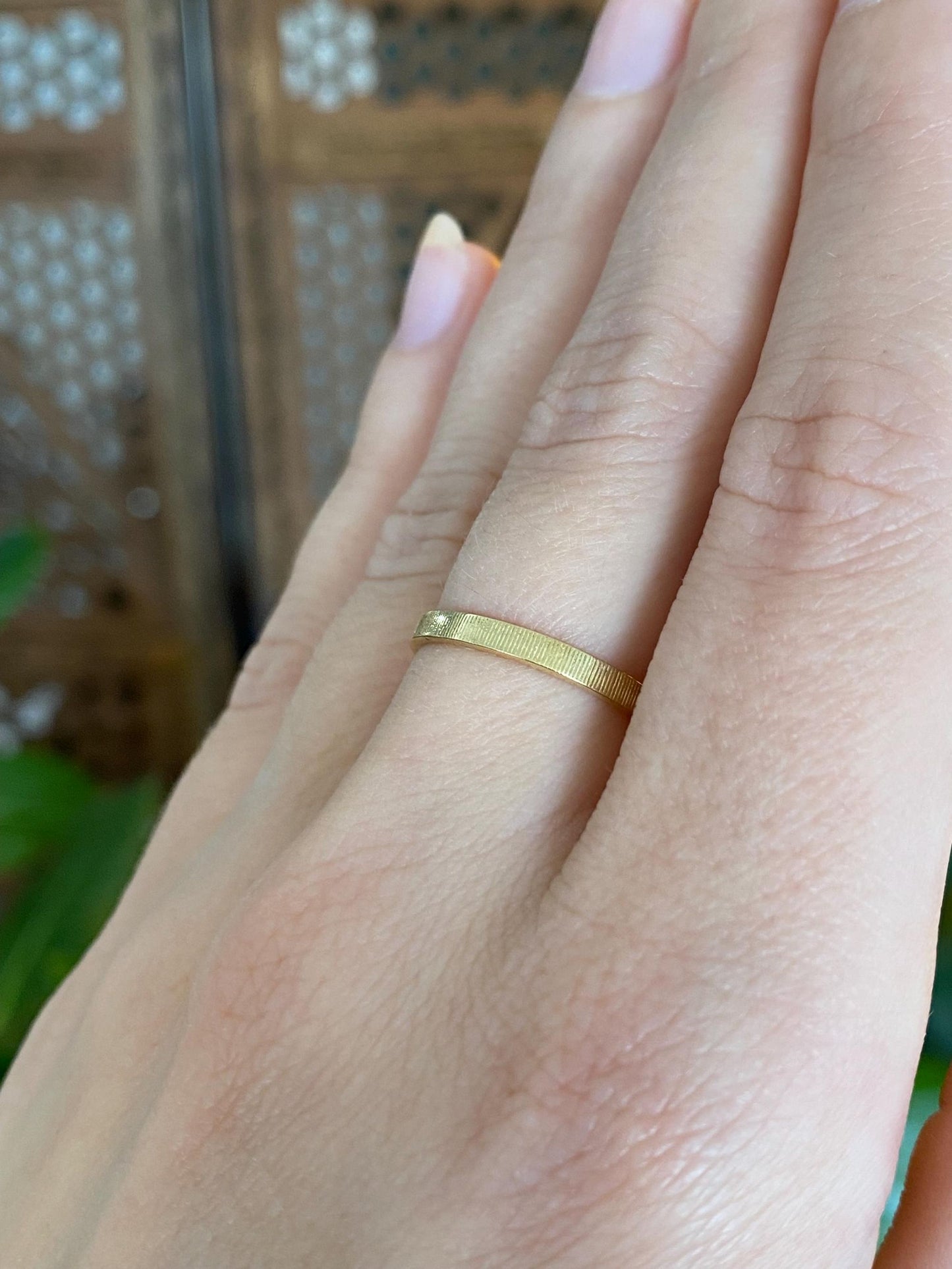Vintage Solid 18k Yellow Gold Textured Ring Band - Size 6.25