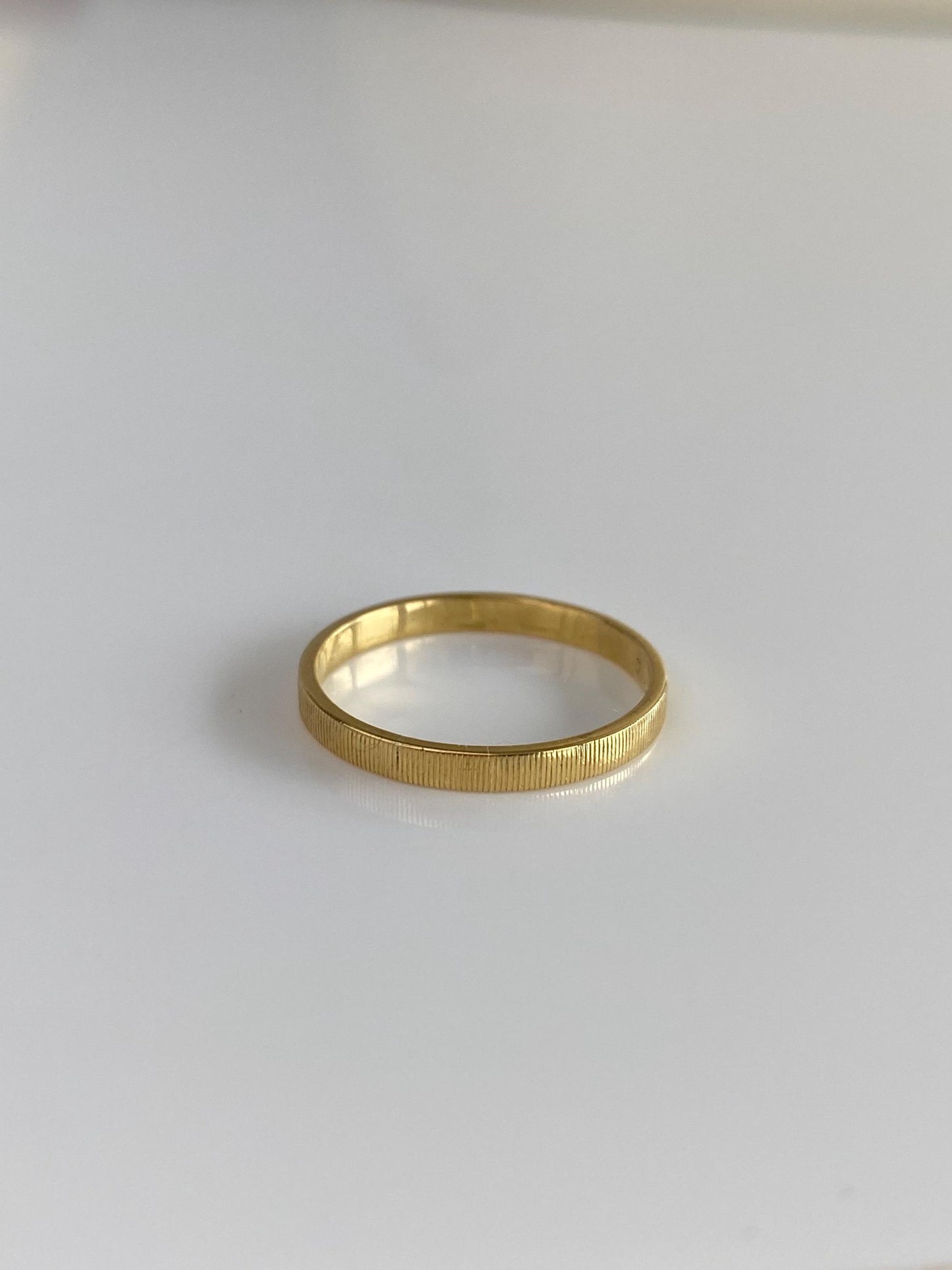Vintage Solid 18k Yellow Gold Textured Ring Band - Size 6.25