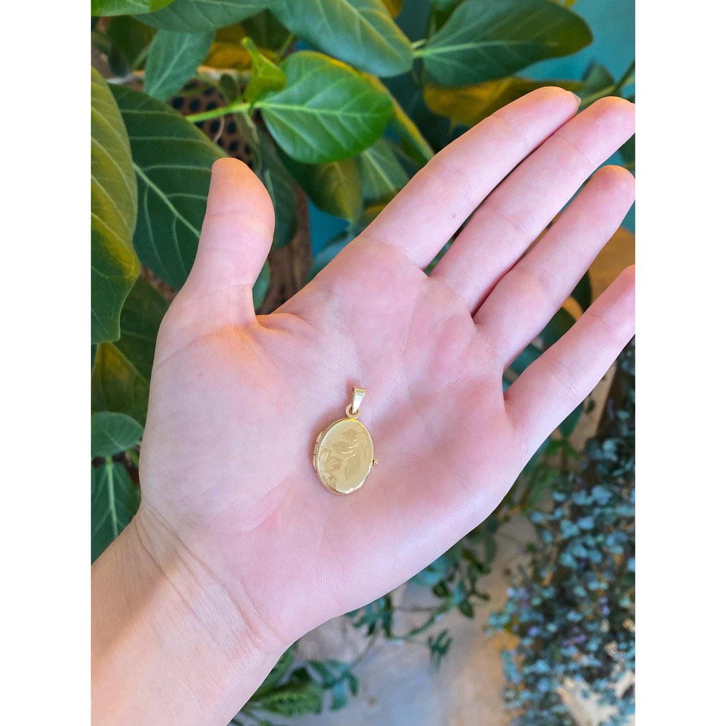 Vintage Solid 14k Yellow Gold Floral Locket Charm