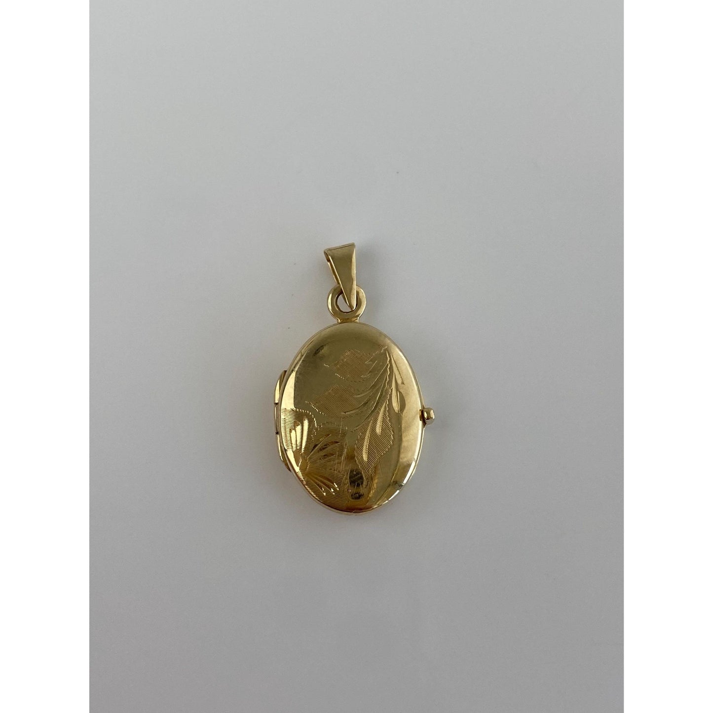 Vintage Solid 14k Yellow Gold Floral Locket Charm
