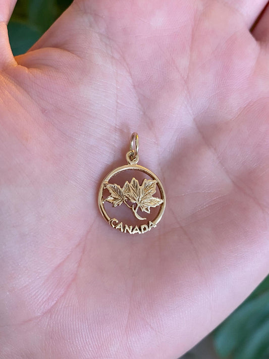 Vintage Solid 10k Yellow Gold Canada Charm