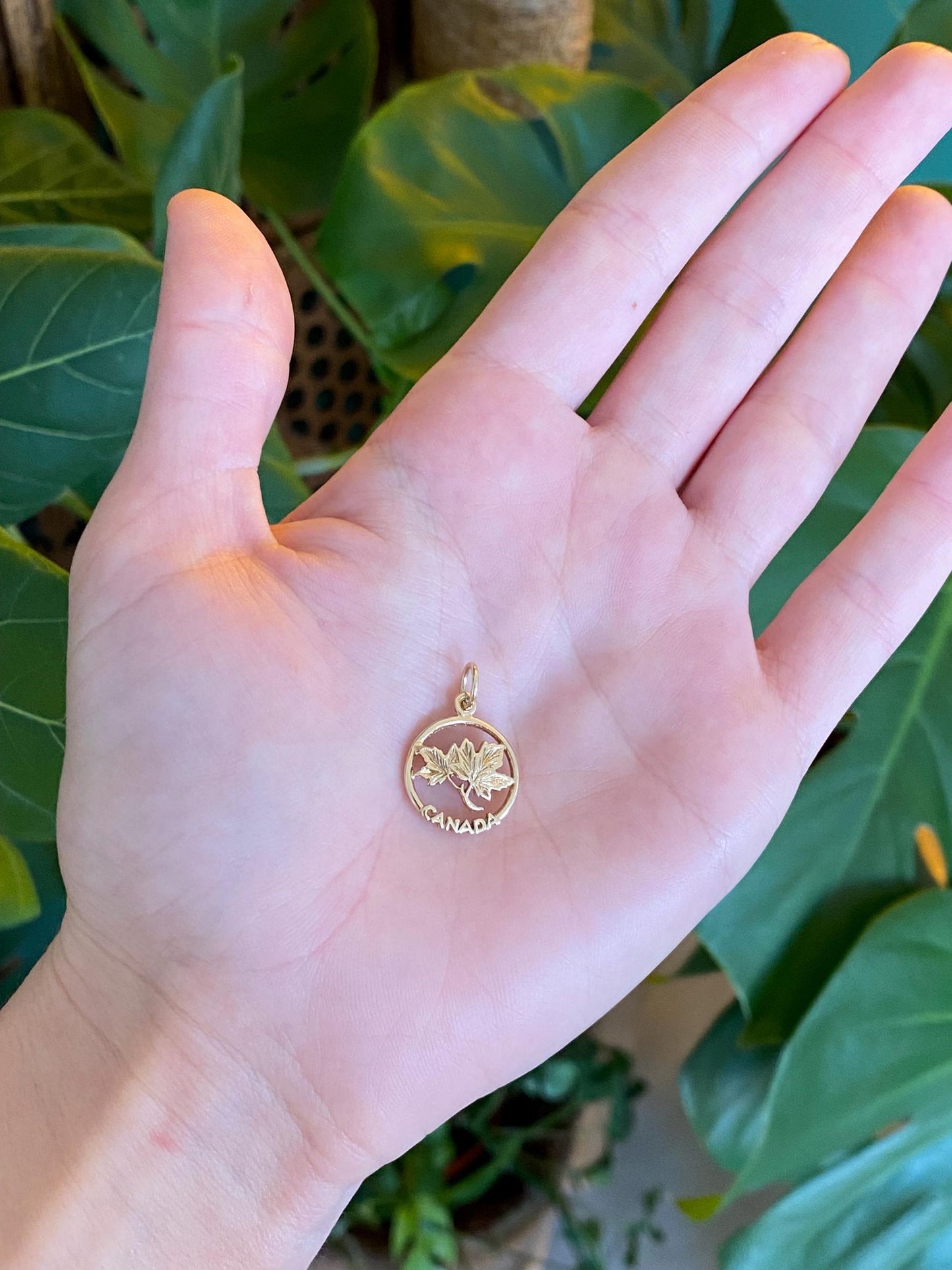 Vintage Solid 10k Yellow Gold Canada Charm