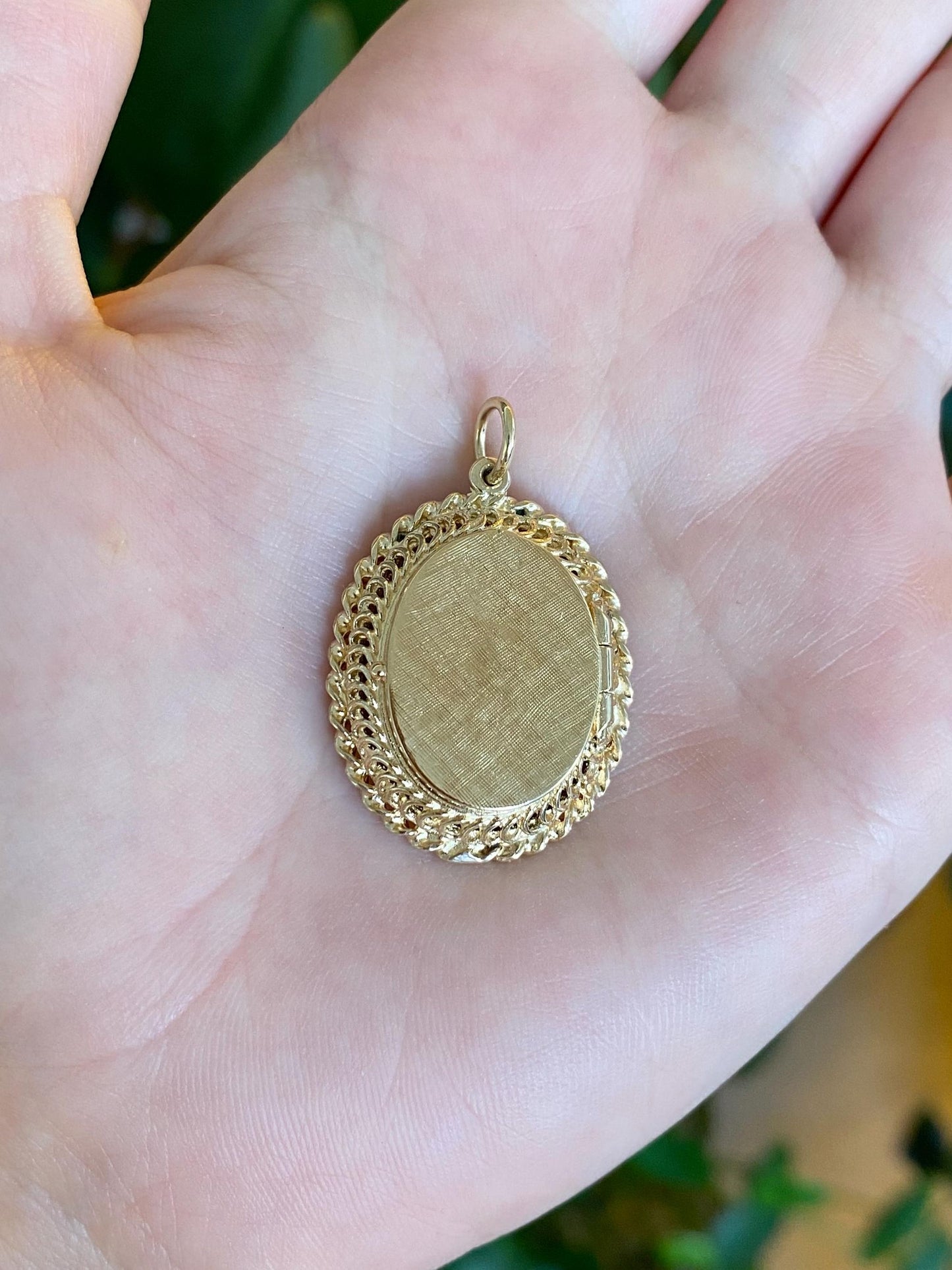 Vintage Solid 14k Yellow Gold Crosshatch Pattern Locket Charm
