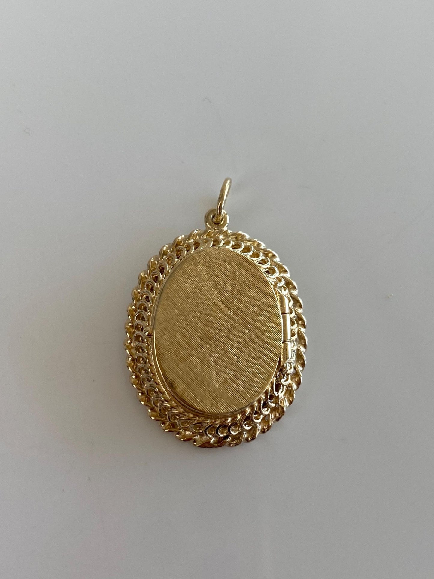 Vintage Solid 14k Yellow Gold Crosshatch Pattern Locket Charm