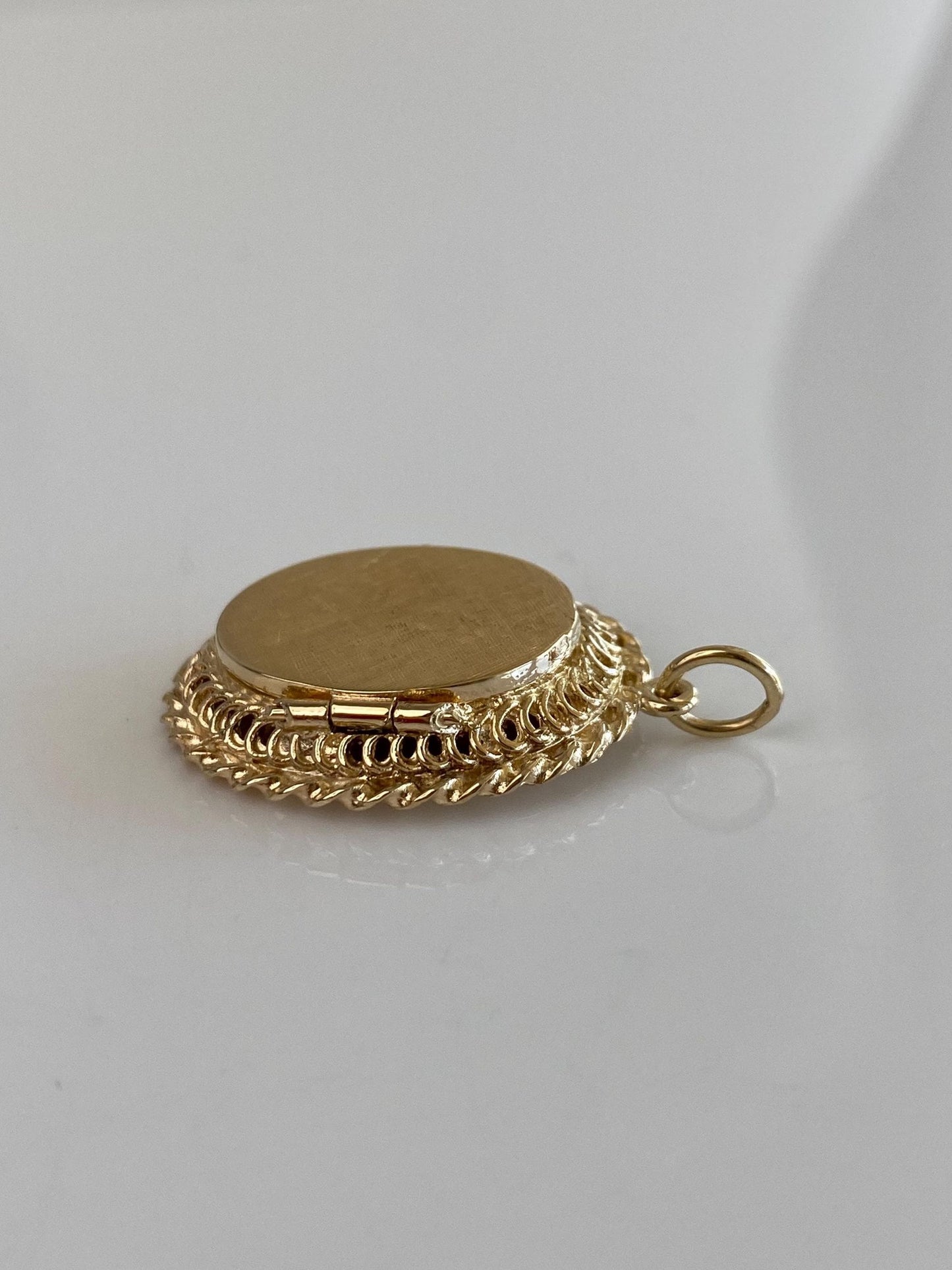 Vintage Solid 14k Yellow Gold Crosshatch Pattern Locket Charm