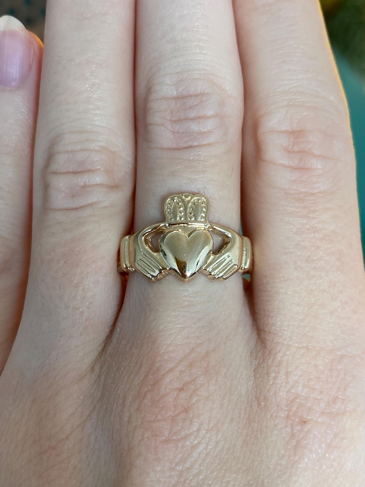 Vintage Solid 14k Yellow Gold Claddaugh Ring - Size 8