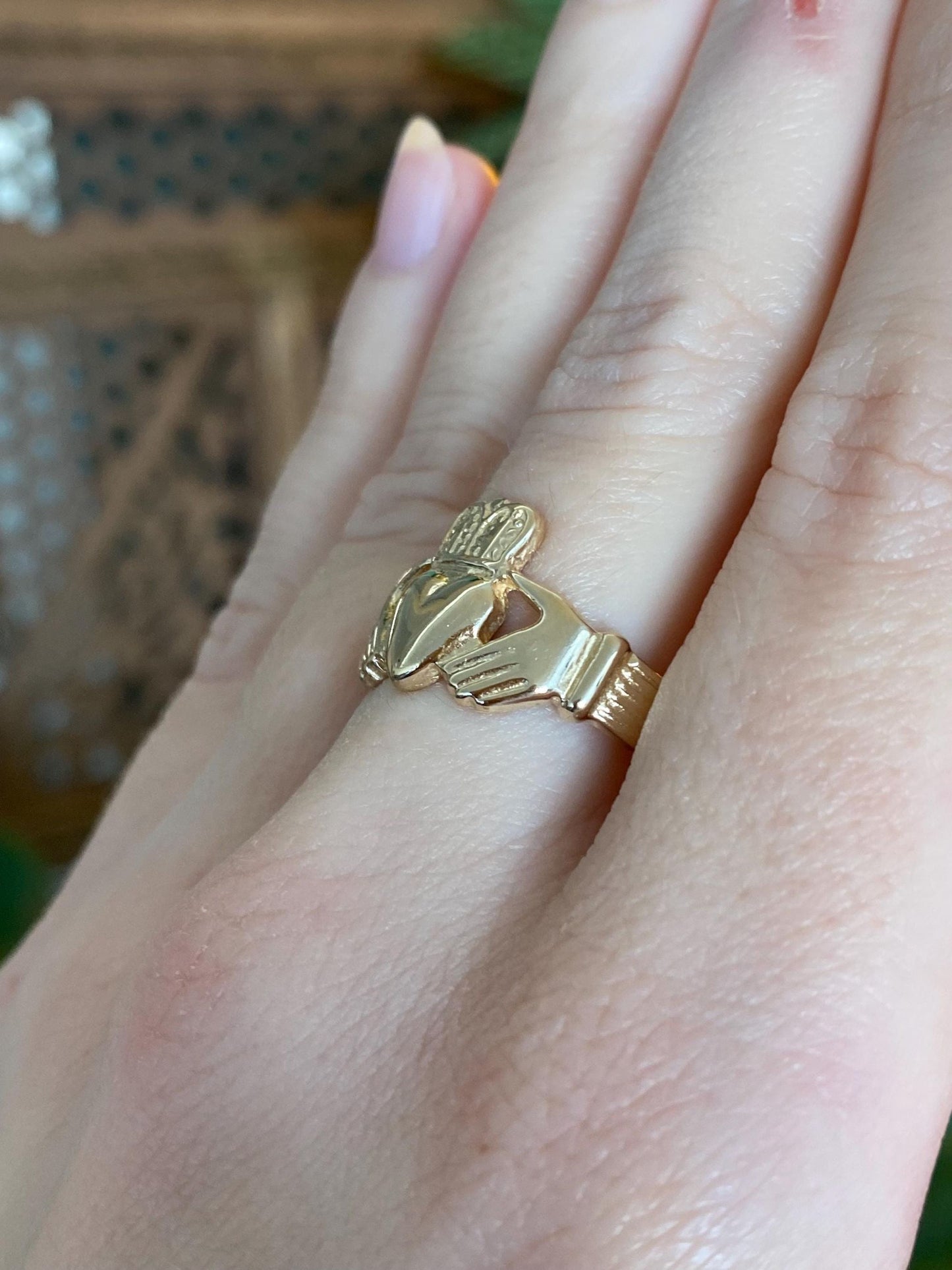 Vintage Solid 14k Yellow Gold Claddaugh Ring - Size 8