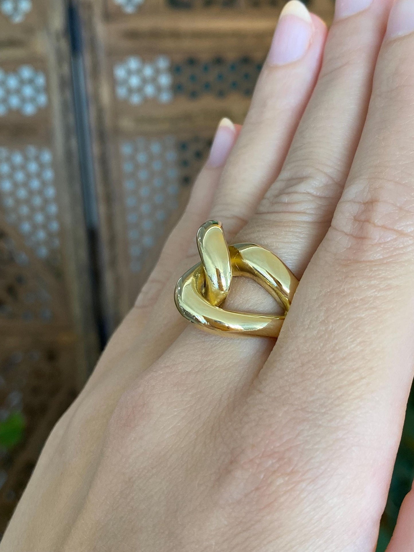 Vintage Solid 18k Yellow Gold Chunky Open Knot Ring Band - Size 5.75
