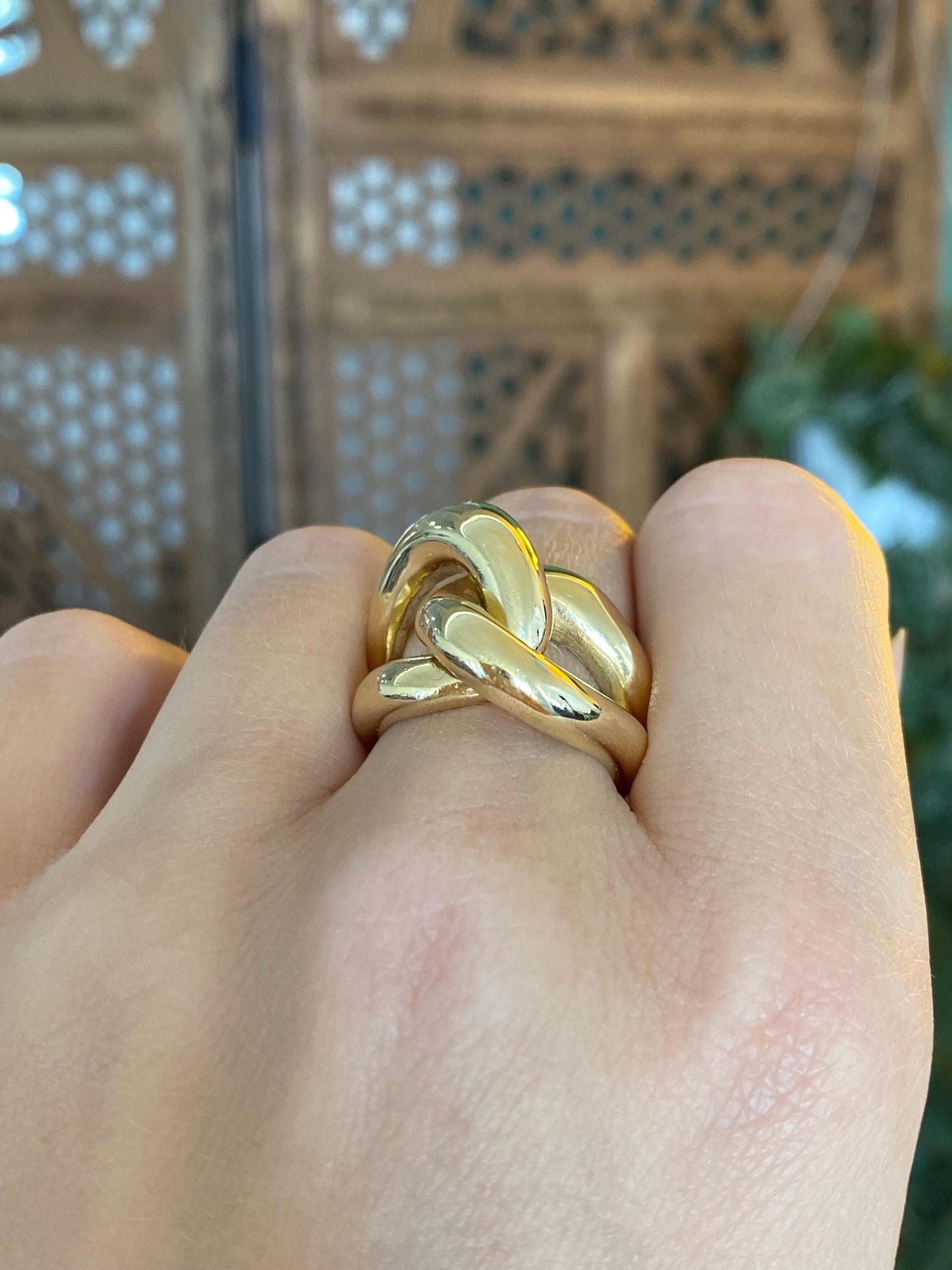 Vintage Solid 18k Yellow Gold Chunky Open Knot Ring Band - Size 5.75