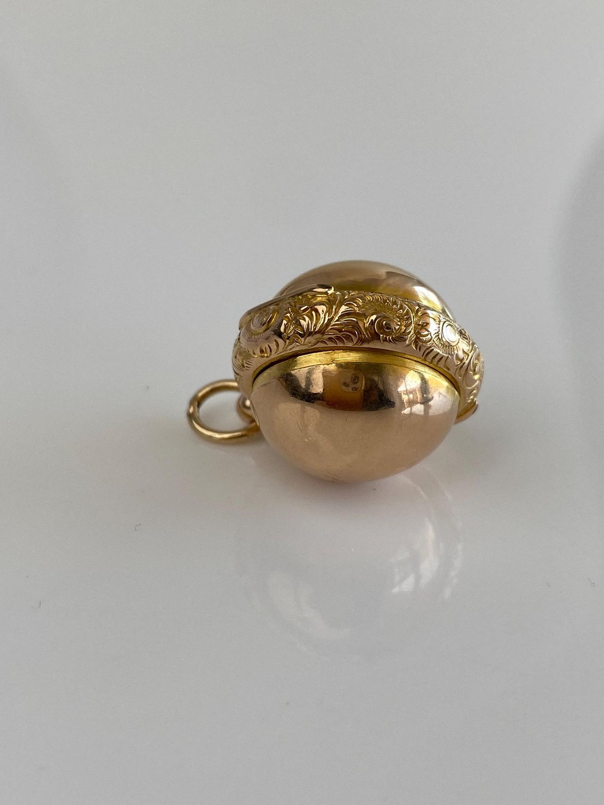 Vintage Solid 15k Yellow Gold Designed Sphere Locket Charm