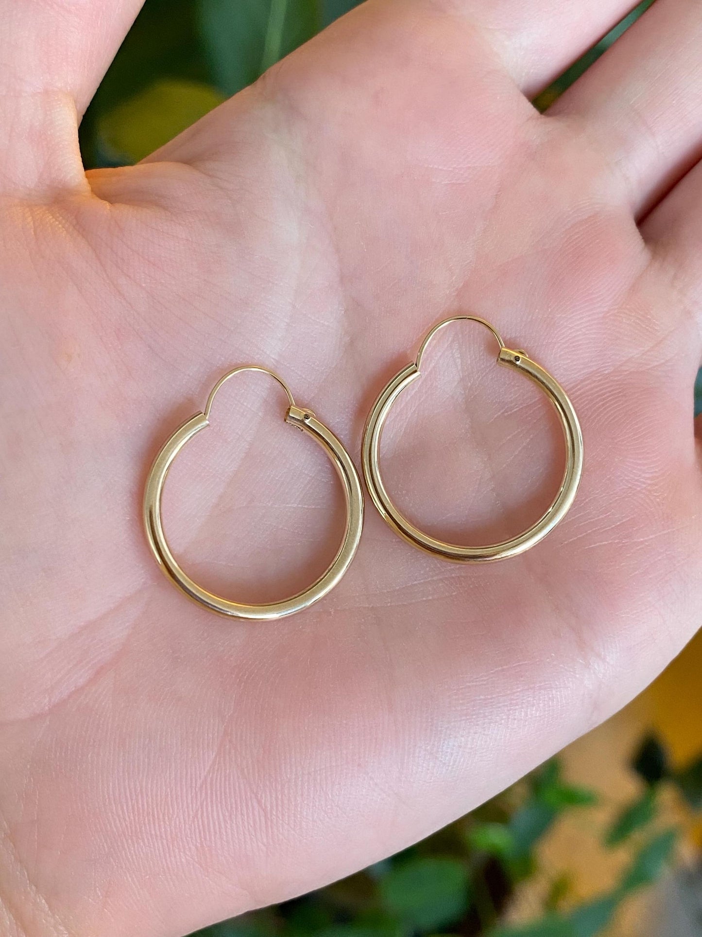 Vintage 14k Yellow Gold Hoop Earrings