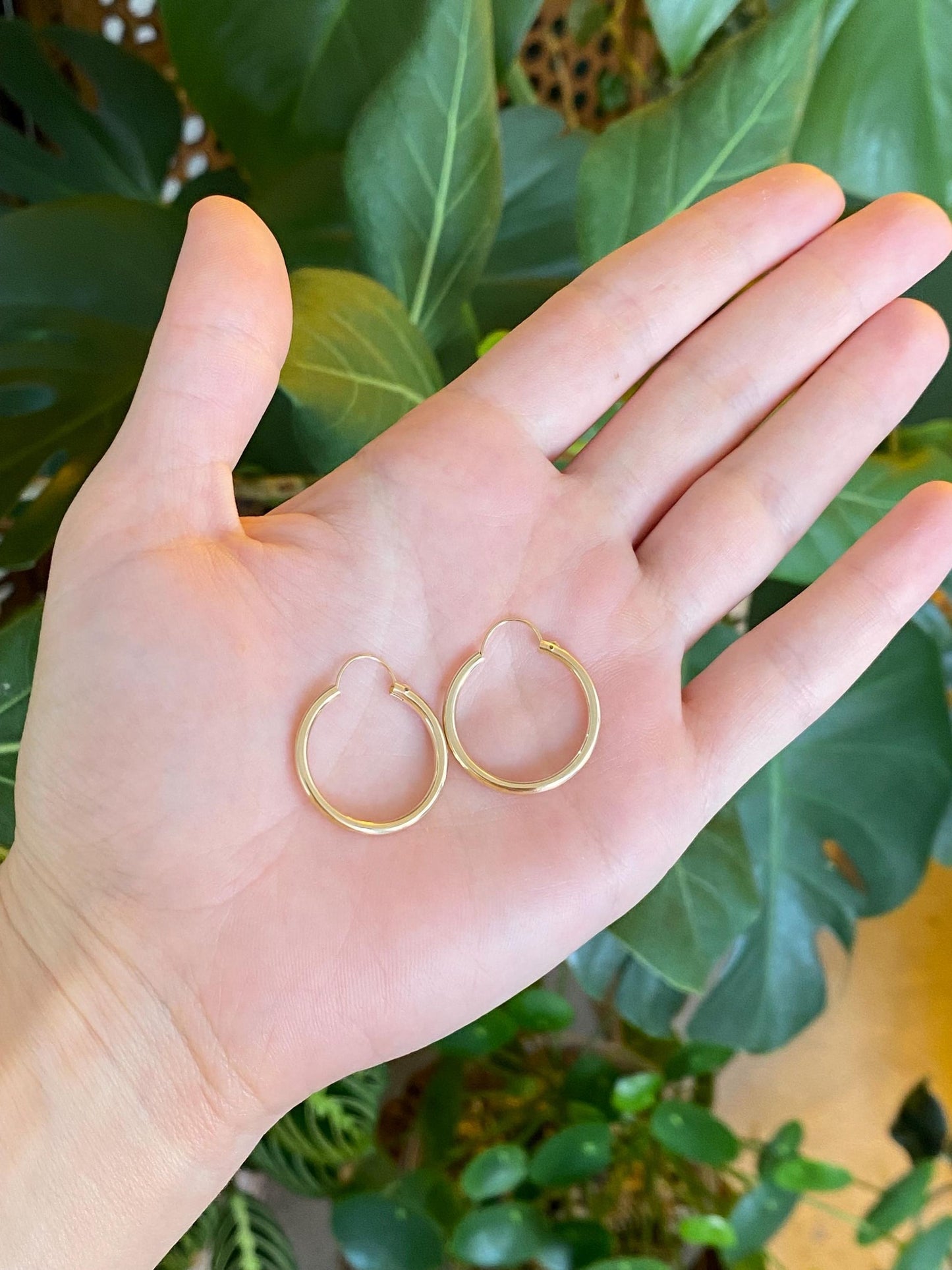 Vintage 14k Yellow Gold Hoop Earrings
