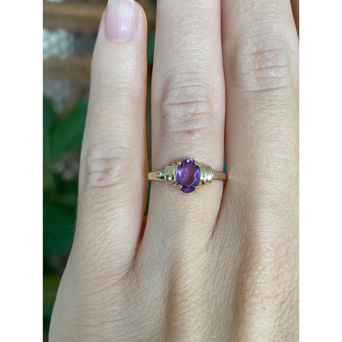 Vintage Solid 14k Yellow Gold Amethyst Ring - Size 5.25