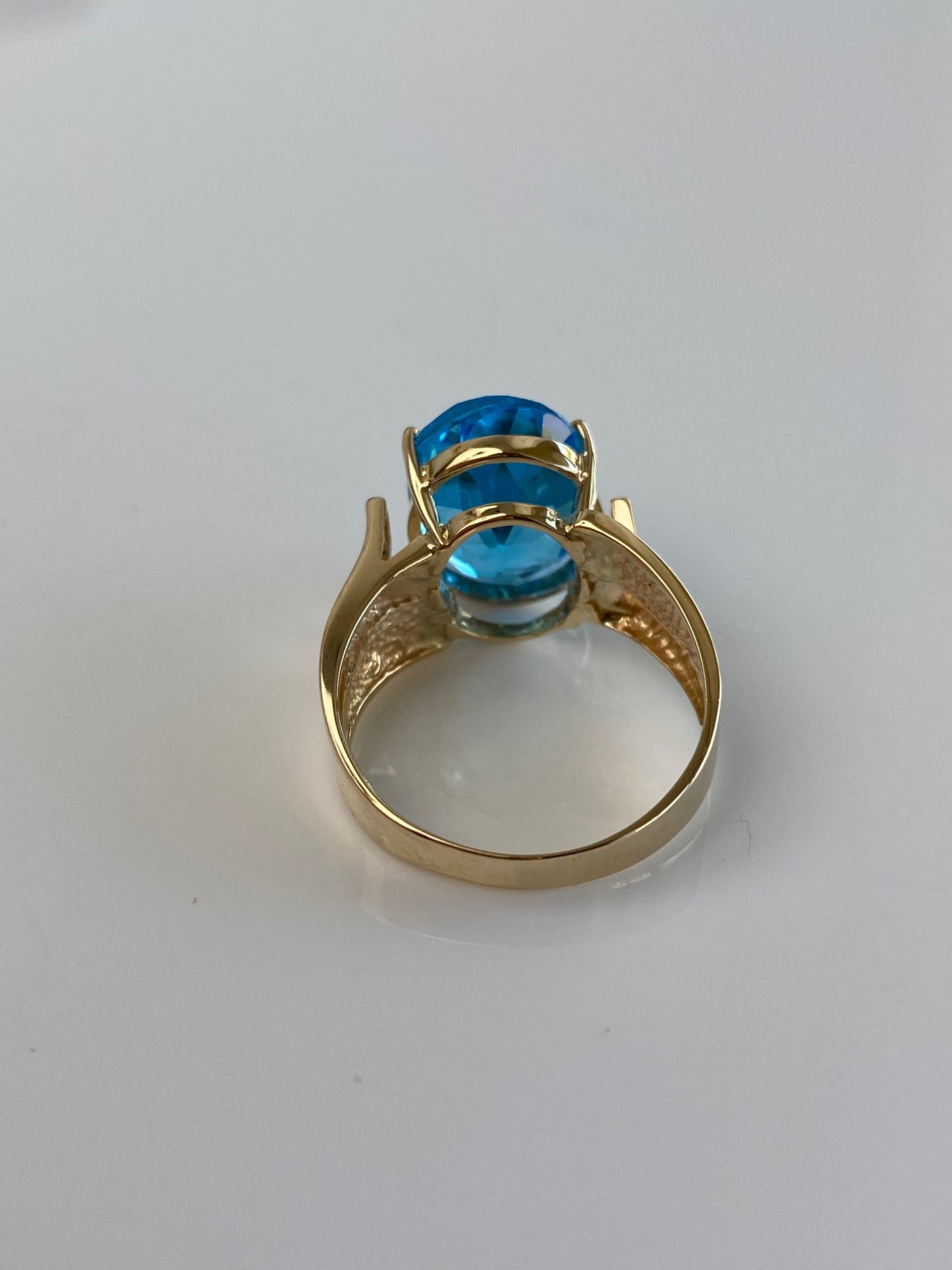 Vintage Solid 10k Topaz Ring - Size 7