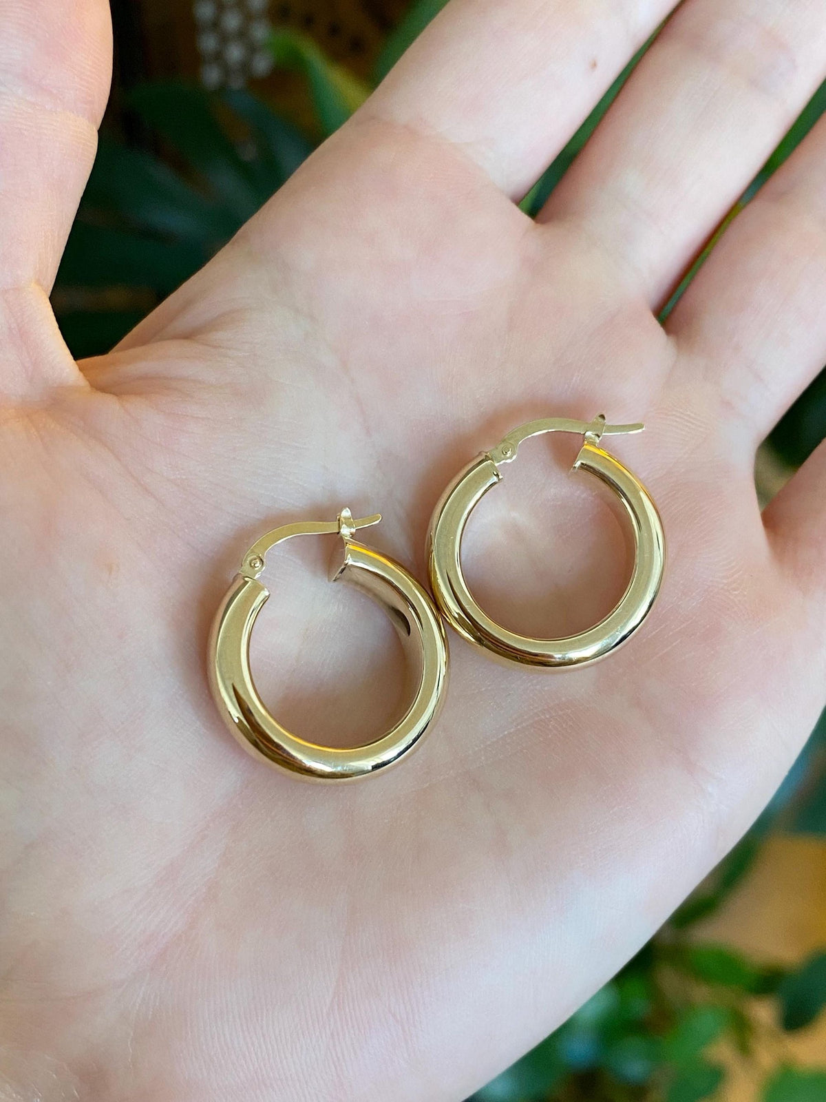 Vintage 14k Yellow Gold Chunky Hoop Earrings