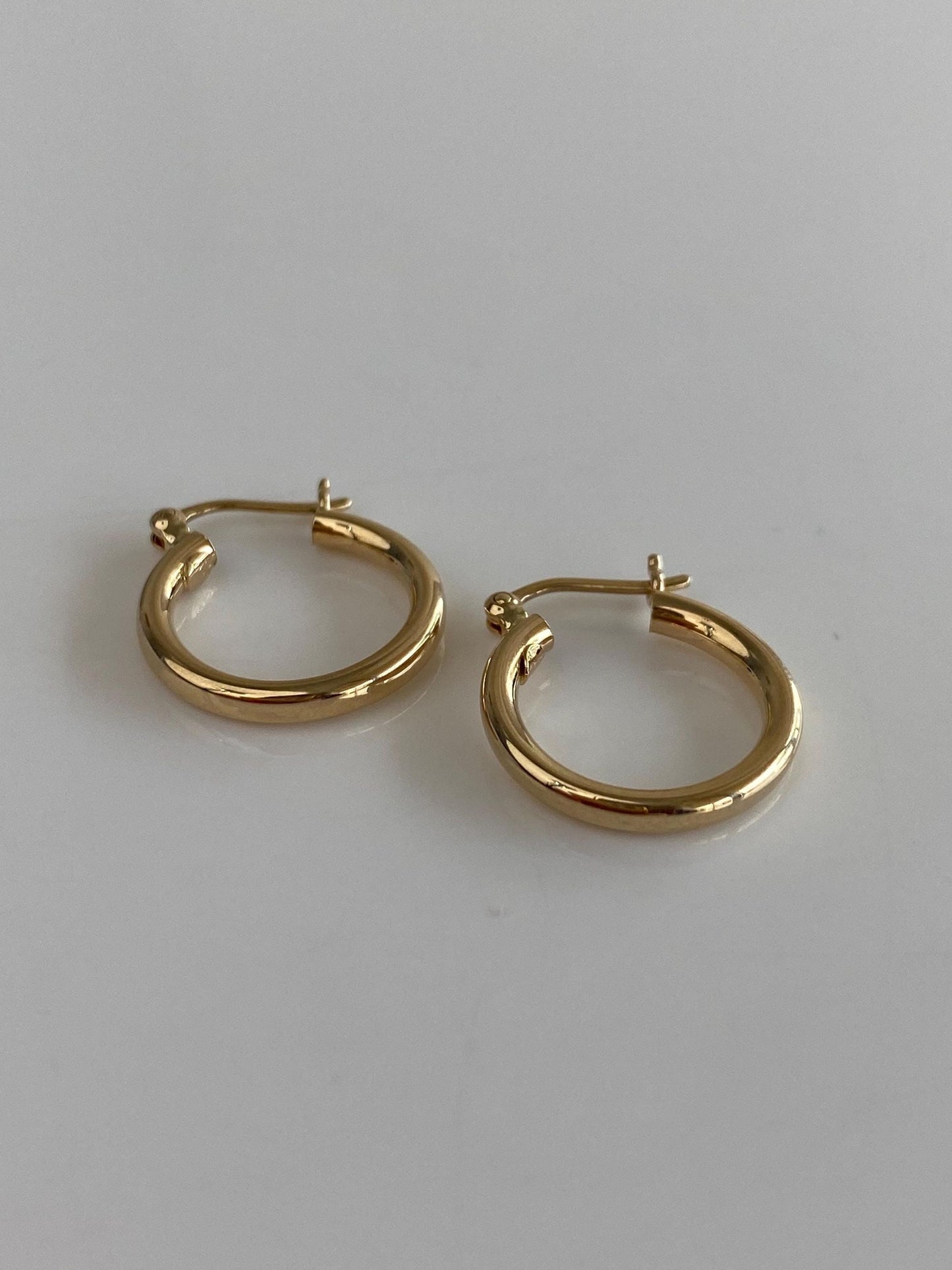 Vintage 14k Yellow Gold Hoop Earrings