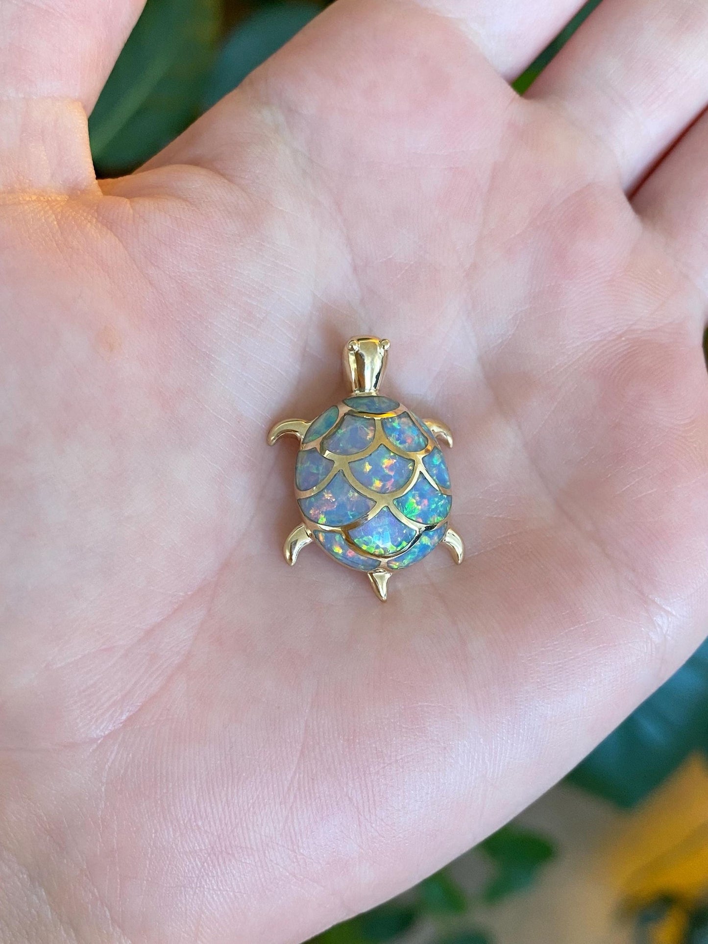 Vintage 14k Yellow Gold Opal Mother of Pearl Turtle Charm