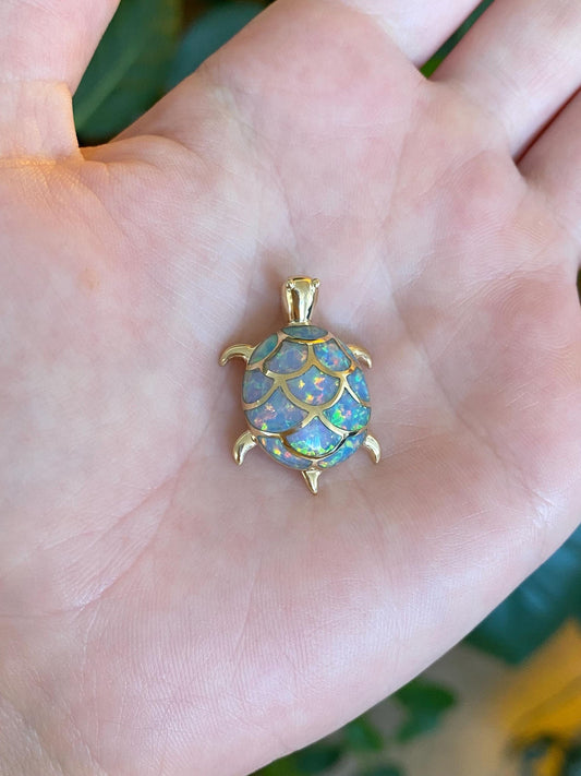 Vintage 14k Yellow Gold Opal Mother of Pearl Turtle Charm