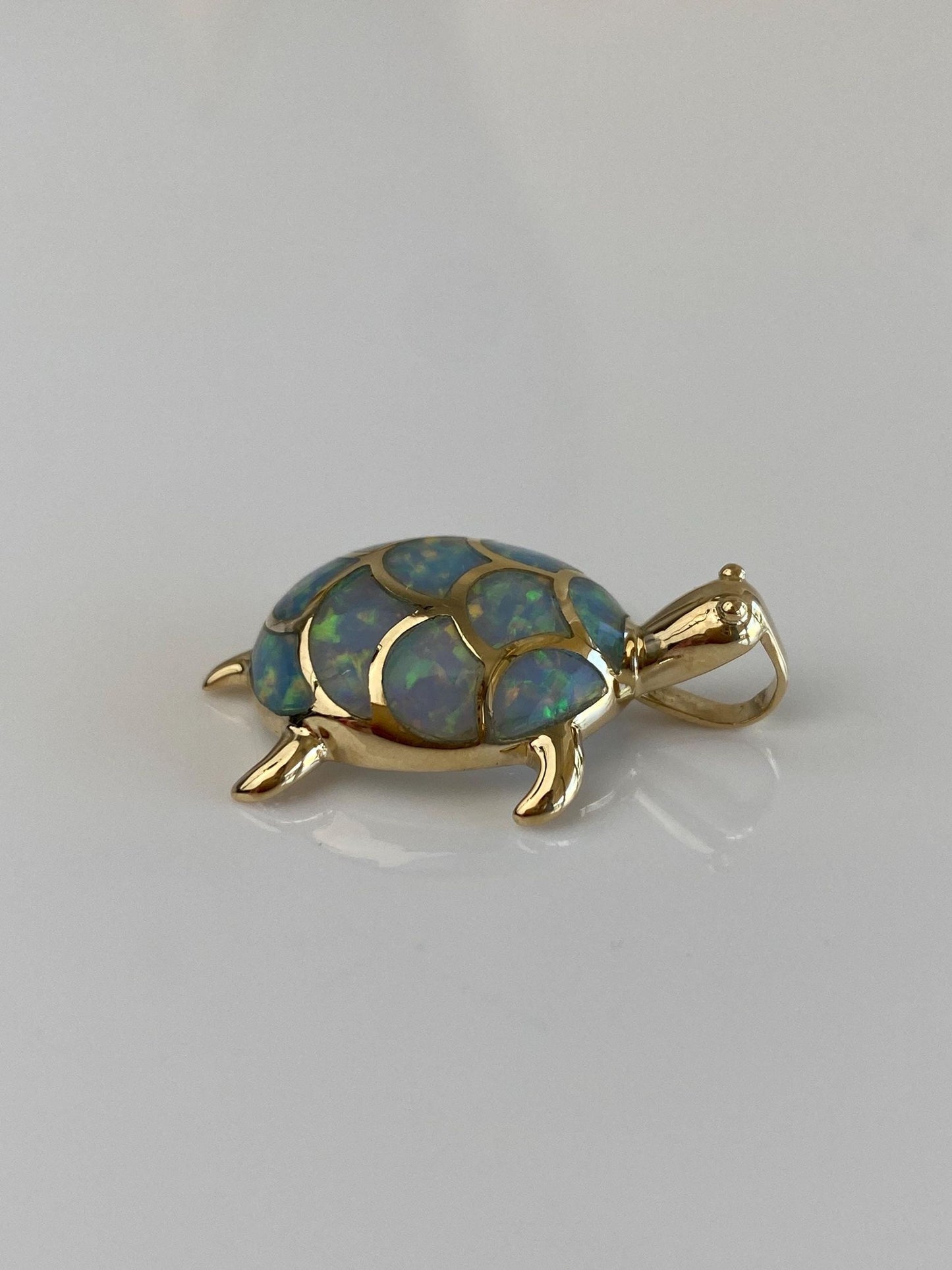 Vintage 14k Yellow Gold Opal Mother of Pearl Turtle Charm