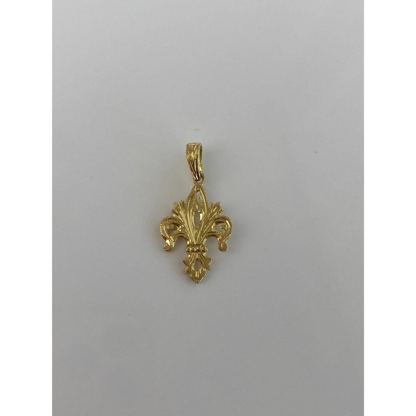 Vintage Solid 18k Yellow Gold Fleur-de-lis Charm