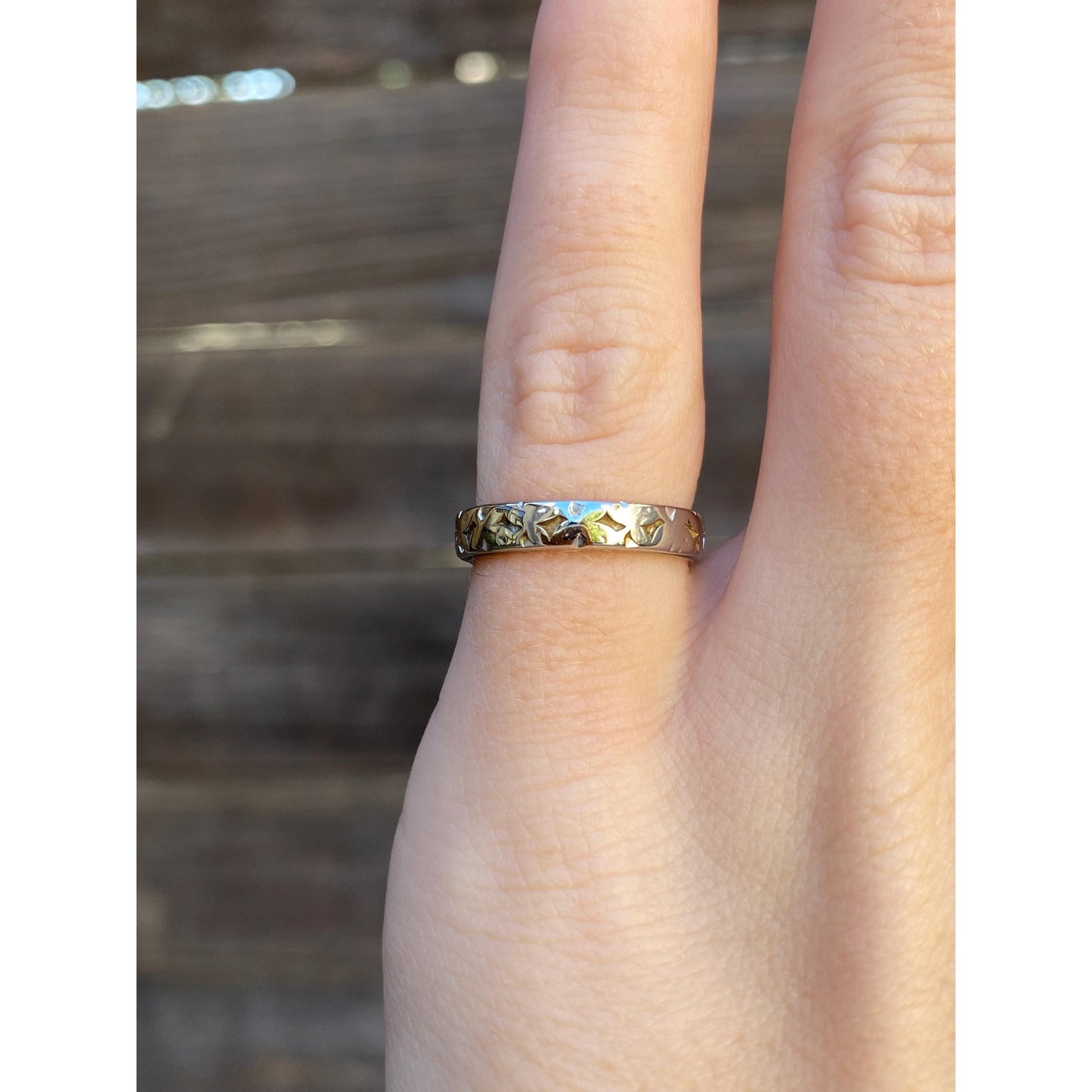 Vintage Solid 14k White Gold Designed Ring Band - Size 3.75