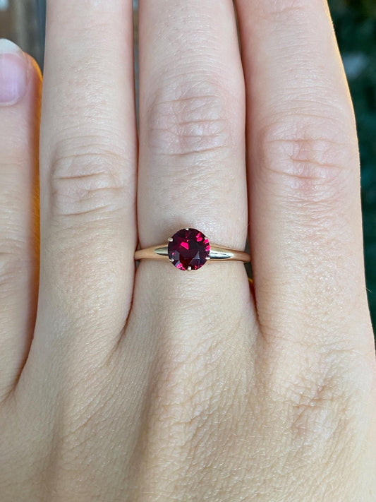 Vintage Solid 14k Yellow Gold Red Cubic Zirconia Ring - Size 6.75