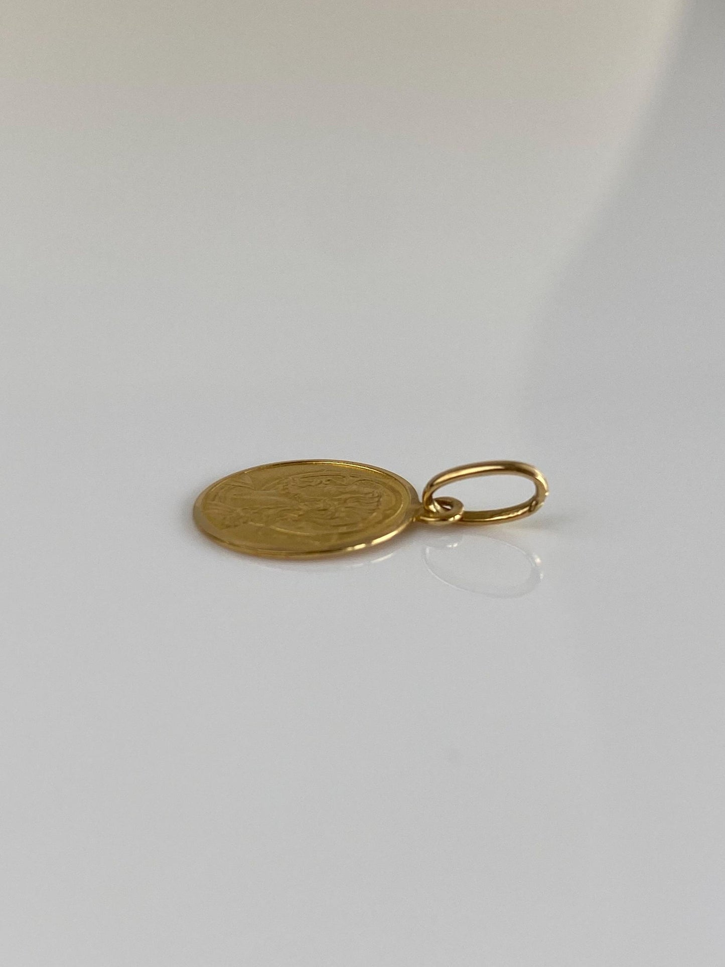 Vintage Solid 18k Yellow Gold Religious Jesus Charm