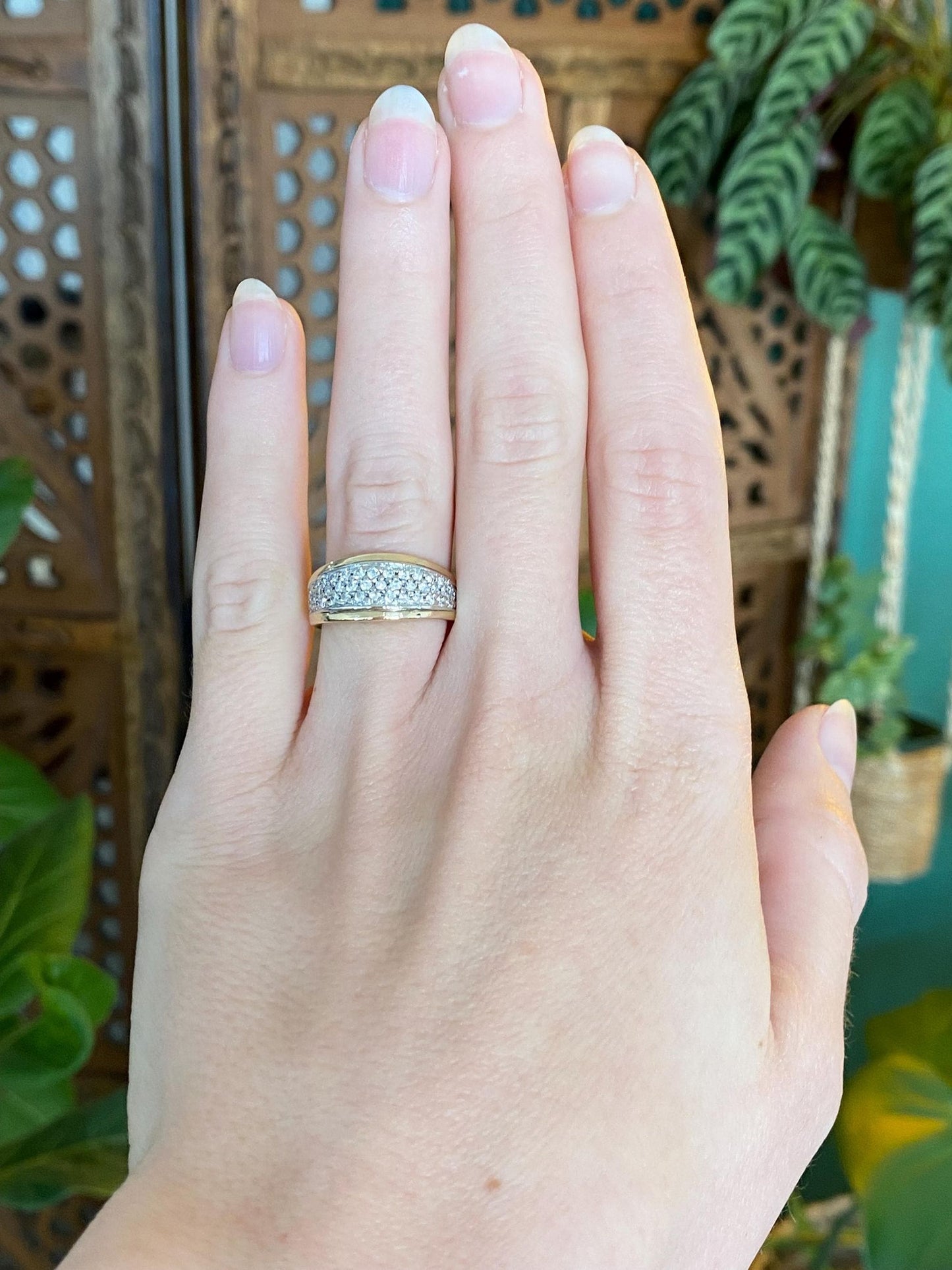 Vintage Solid 14k White & Yellow Gold Diamond Ring Band - Size 5.75