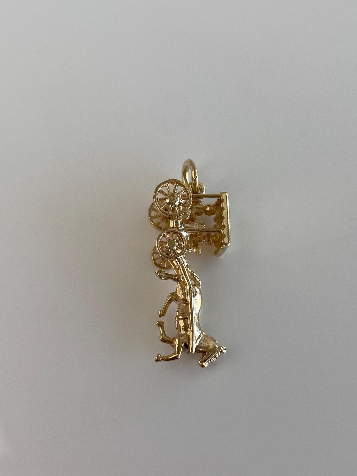 Vintage Solid 9k Yellow Gold Articulated Bermuda Horse Drawn Carriage Charm