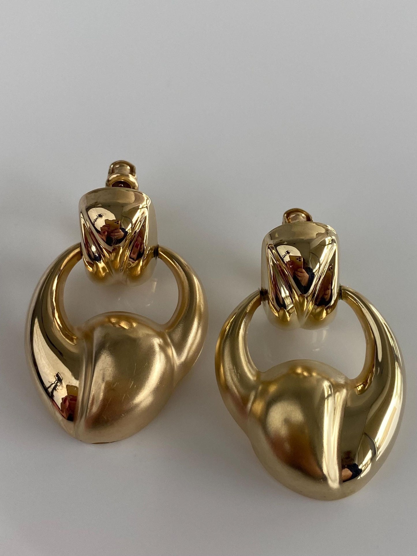Vintage 14k Yellow Gold Scalloped Drop Stud Earrings