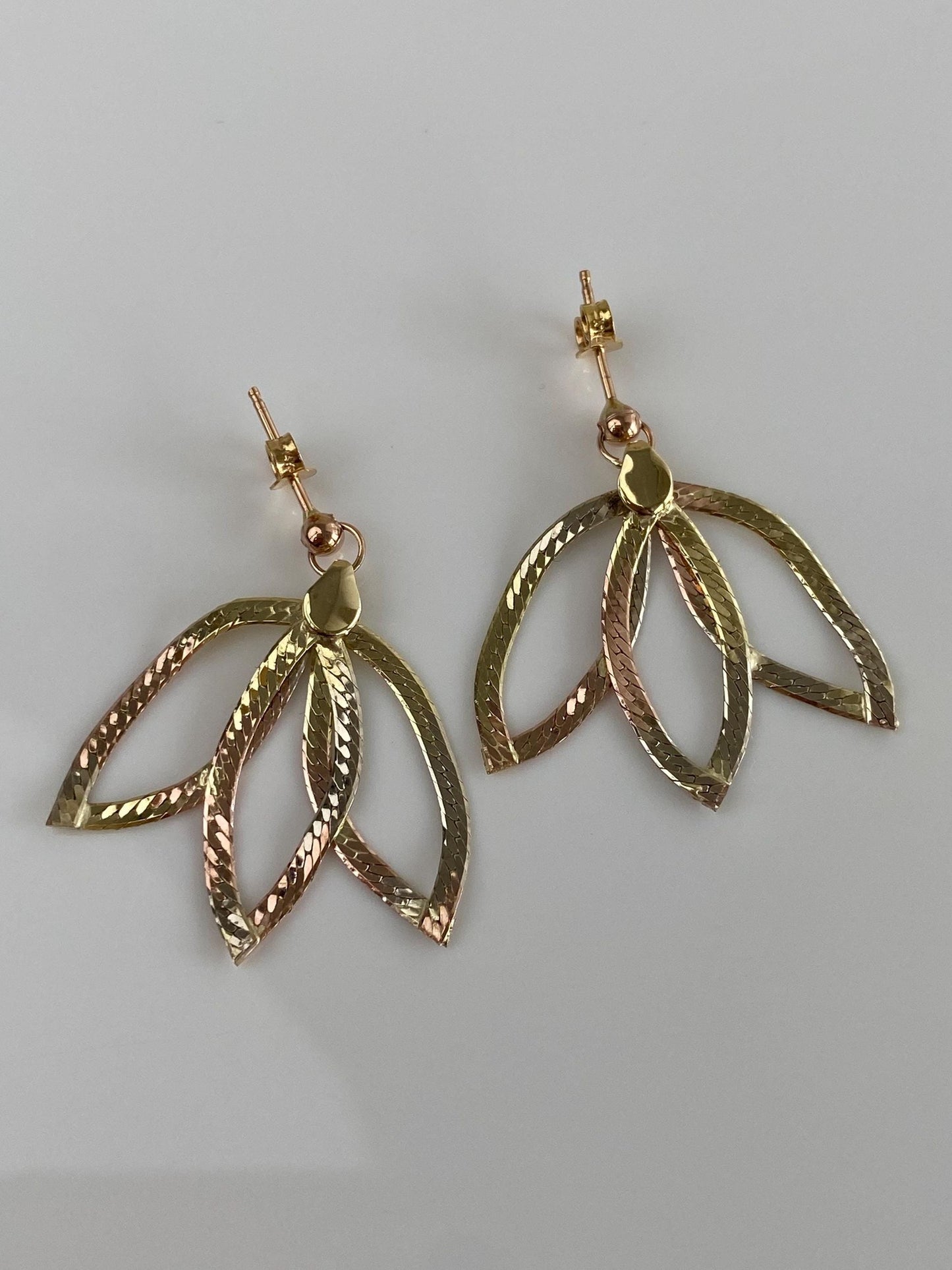 Vintage Solid 14k Tri Tone Gold Pattern Herringbone Chain Dangle Stud Earrings