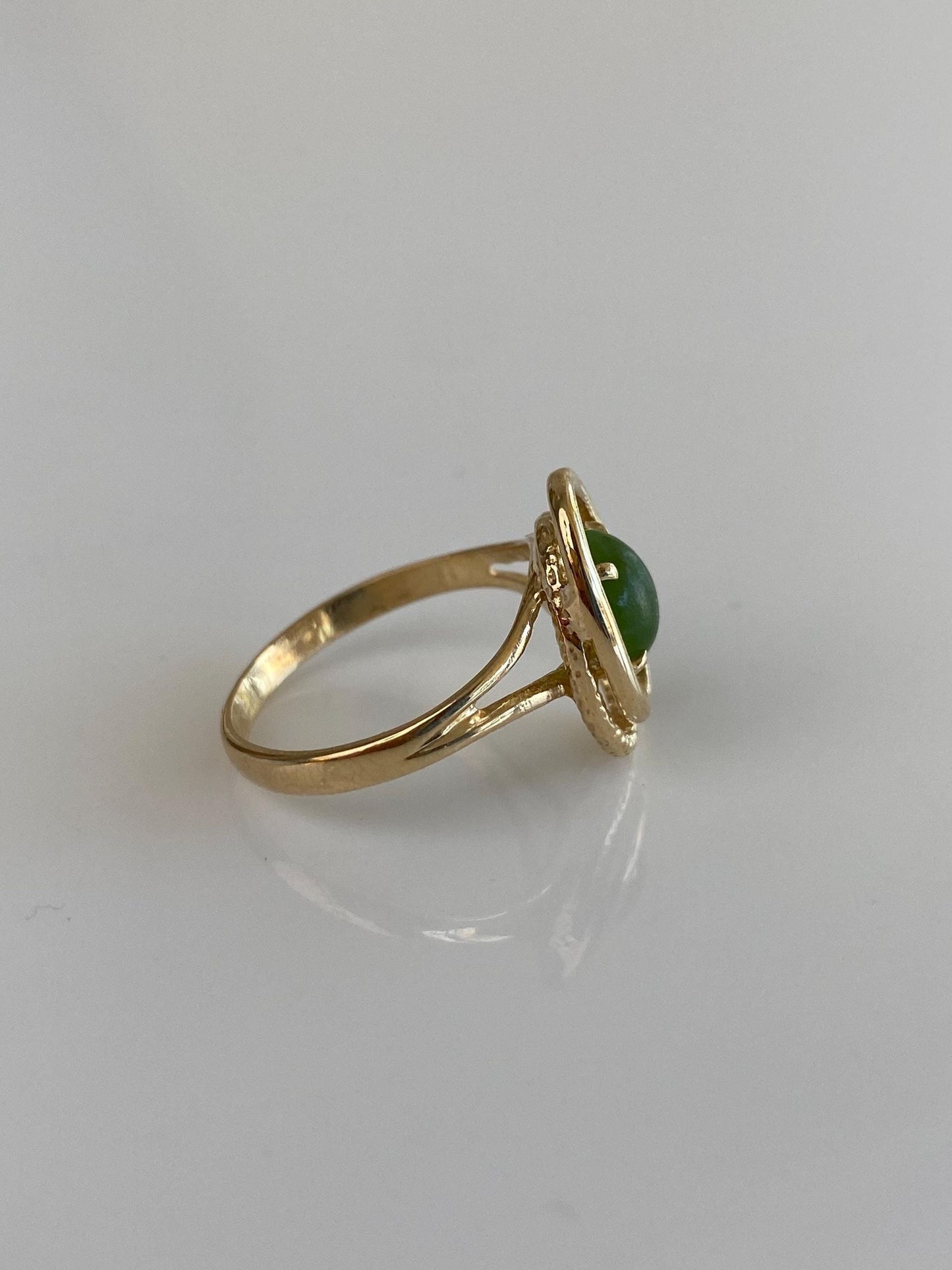 Vintage Solid 14k Yellow Gold Nephrite Ring - Size 6