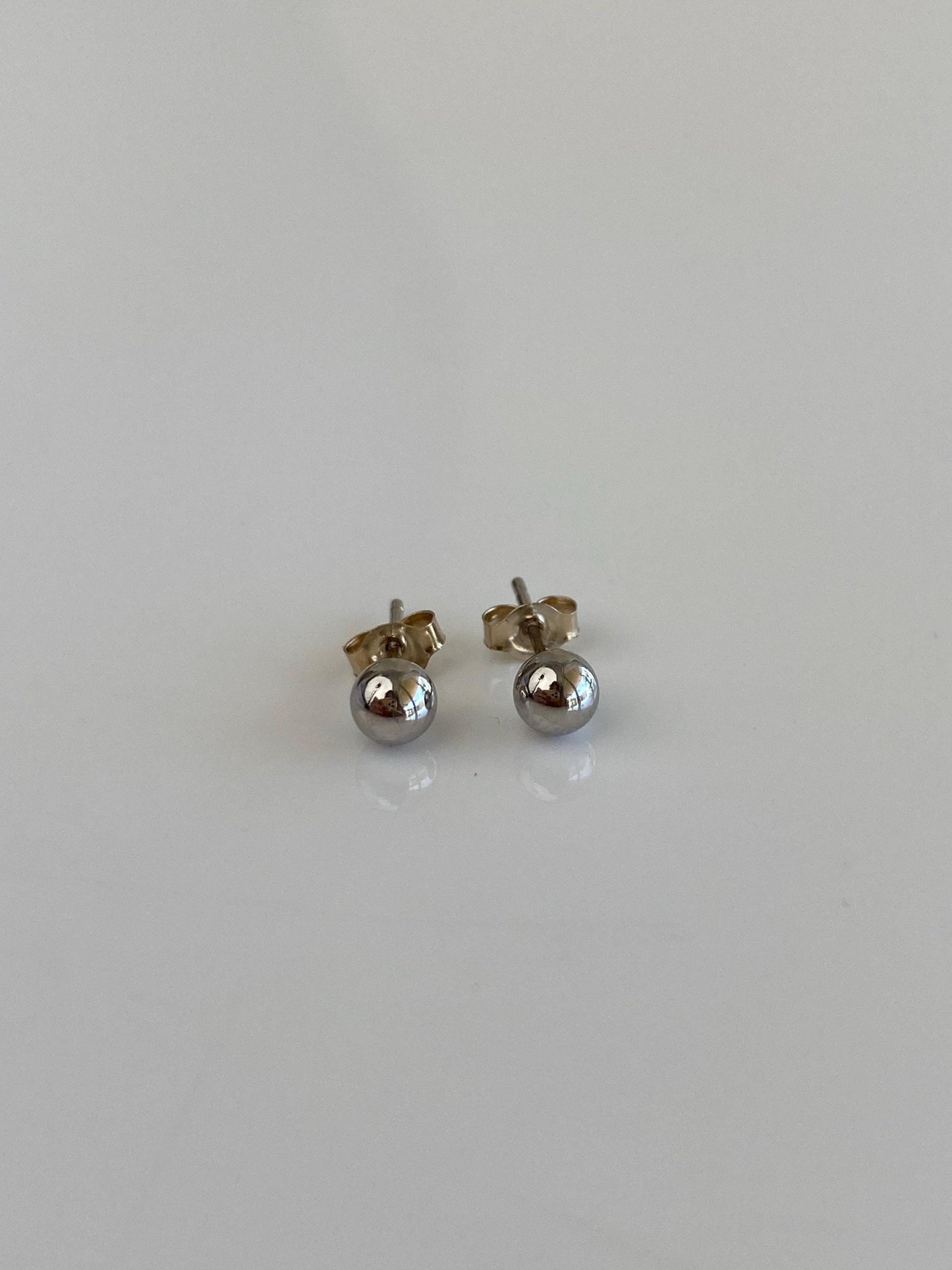 Vintage 14k White Gold Ball Stud Earrings
