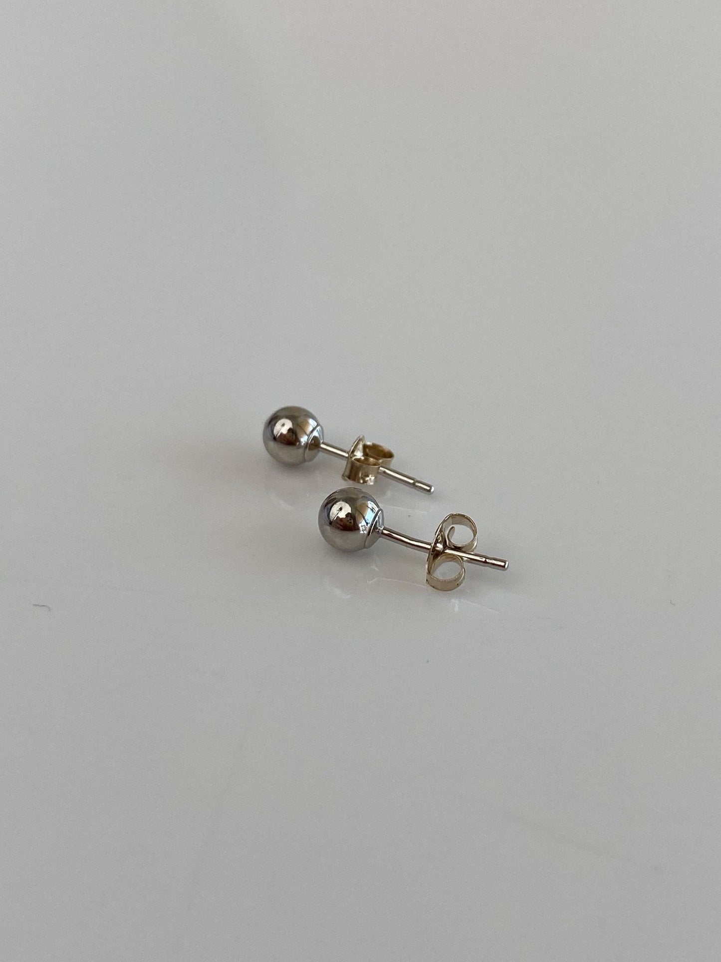 Vintage 14k White Gold Ball Stud Earrings