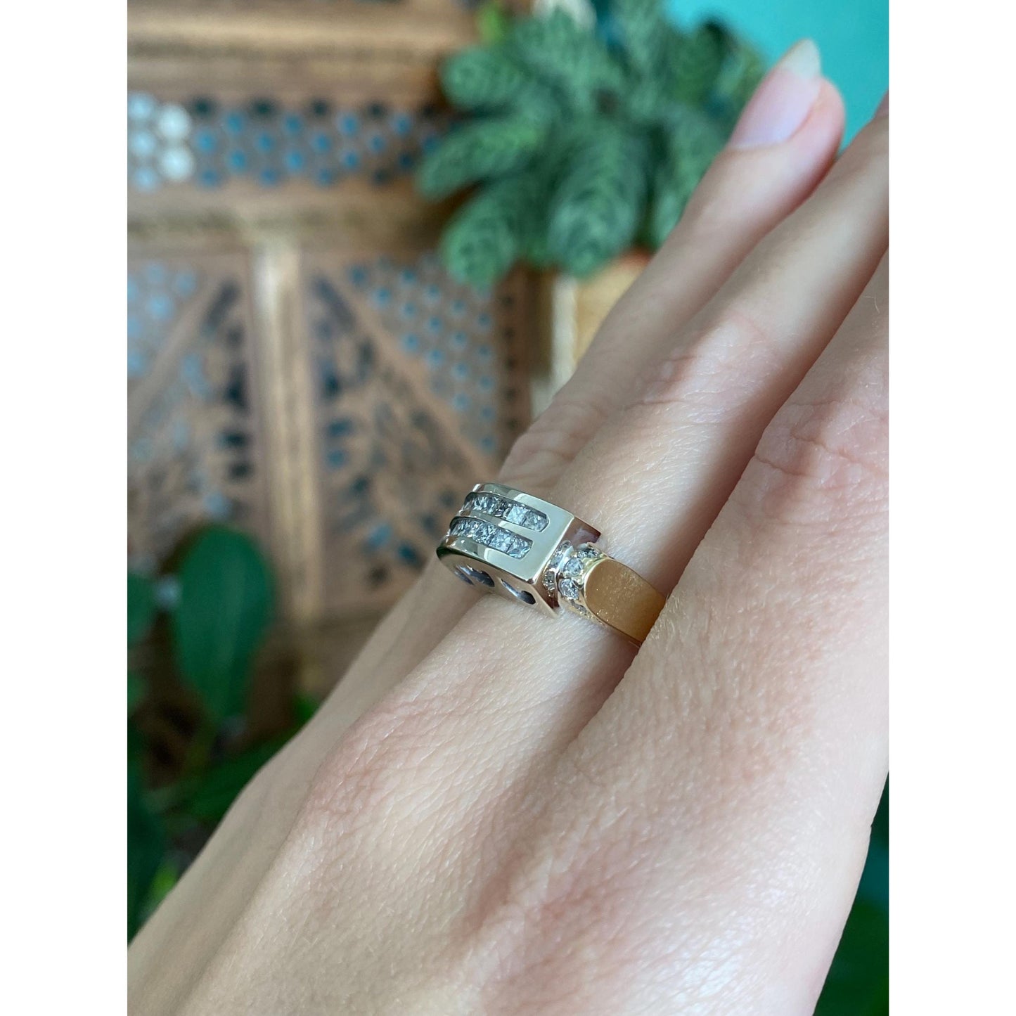 Vintage Solid 14k Yellow & White Gold Diamond Ring Band - Size 7