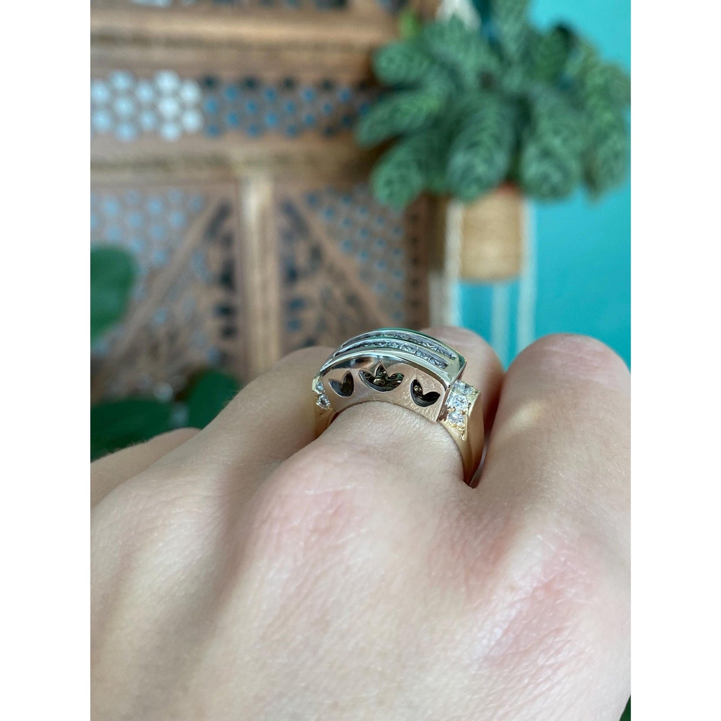 Vintage Solid 14k Yellow & White Gold Diamond Ring Band - Size 7