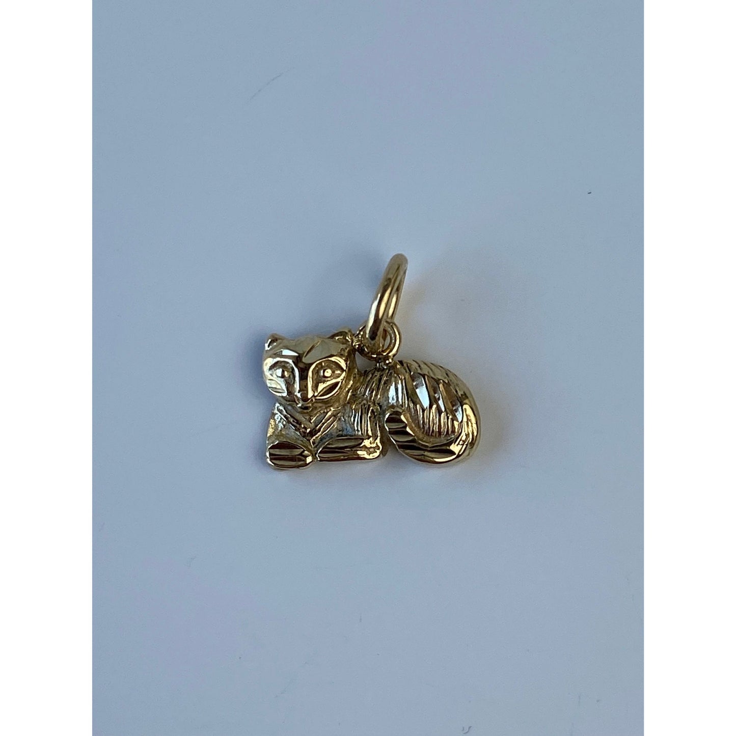 Vintage Solid 14k Yellow Gold Laying Cat Charm