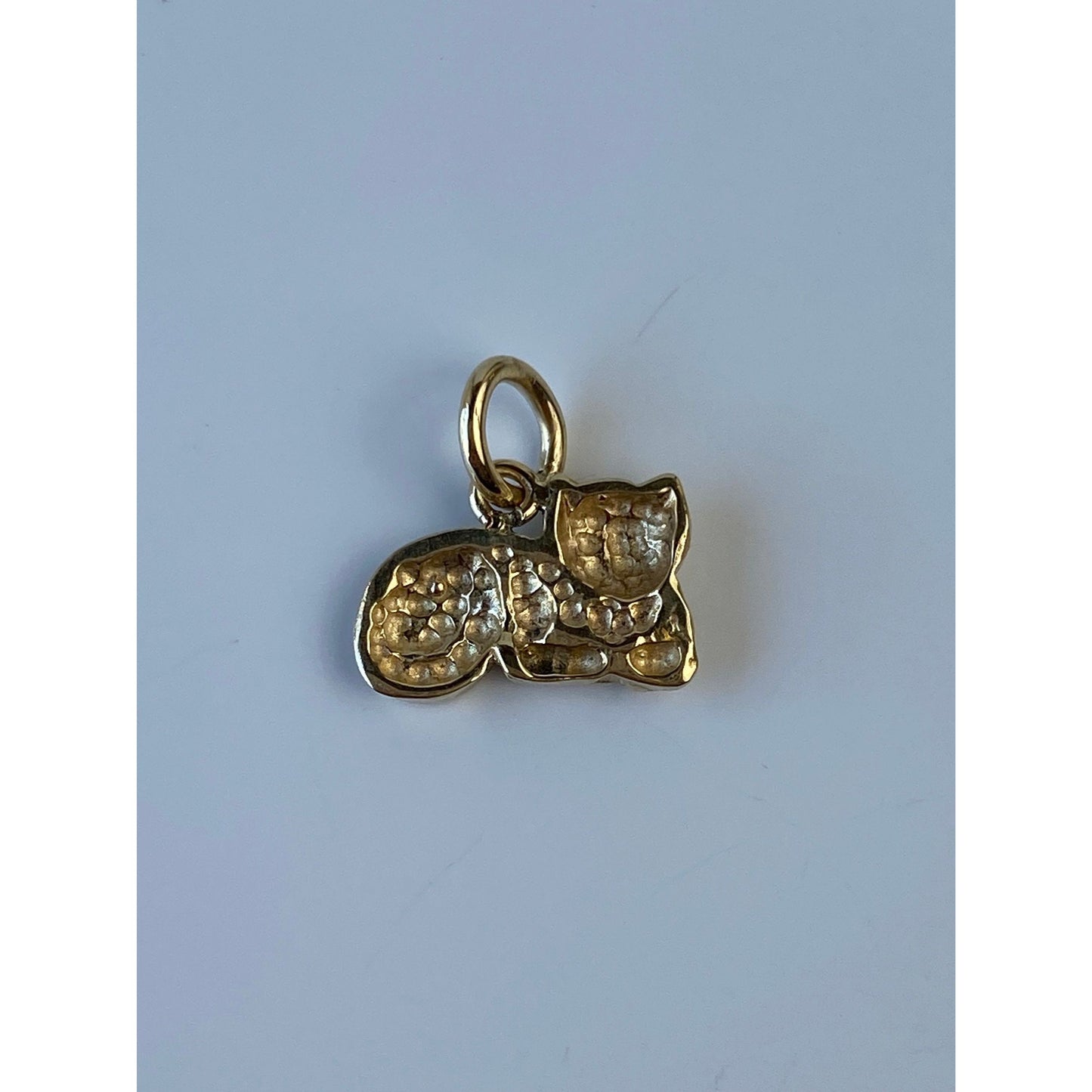Vintage Solid 14k Yellow Gold Laying Cat Charm