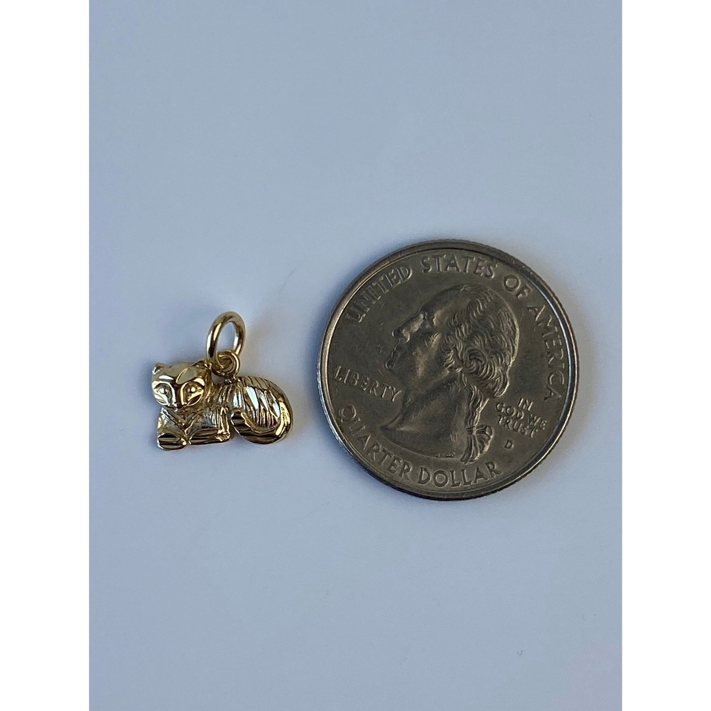 Vintage Solid 14k Yellow Gold Laying Cat Charm