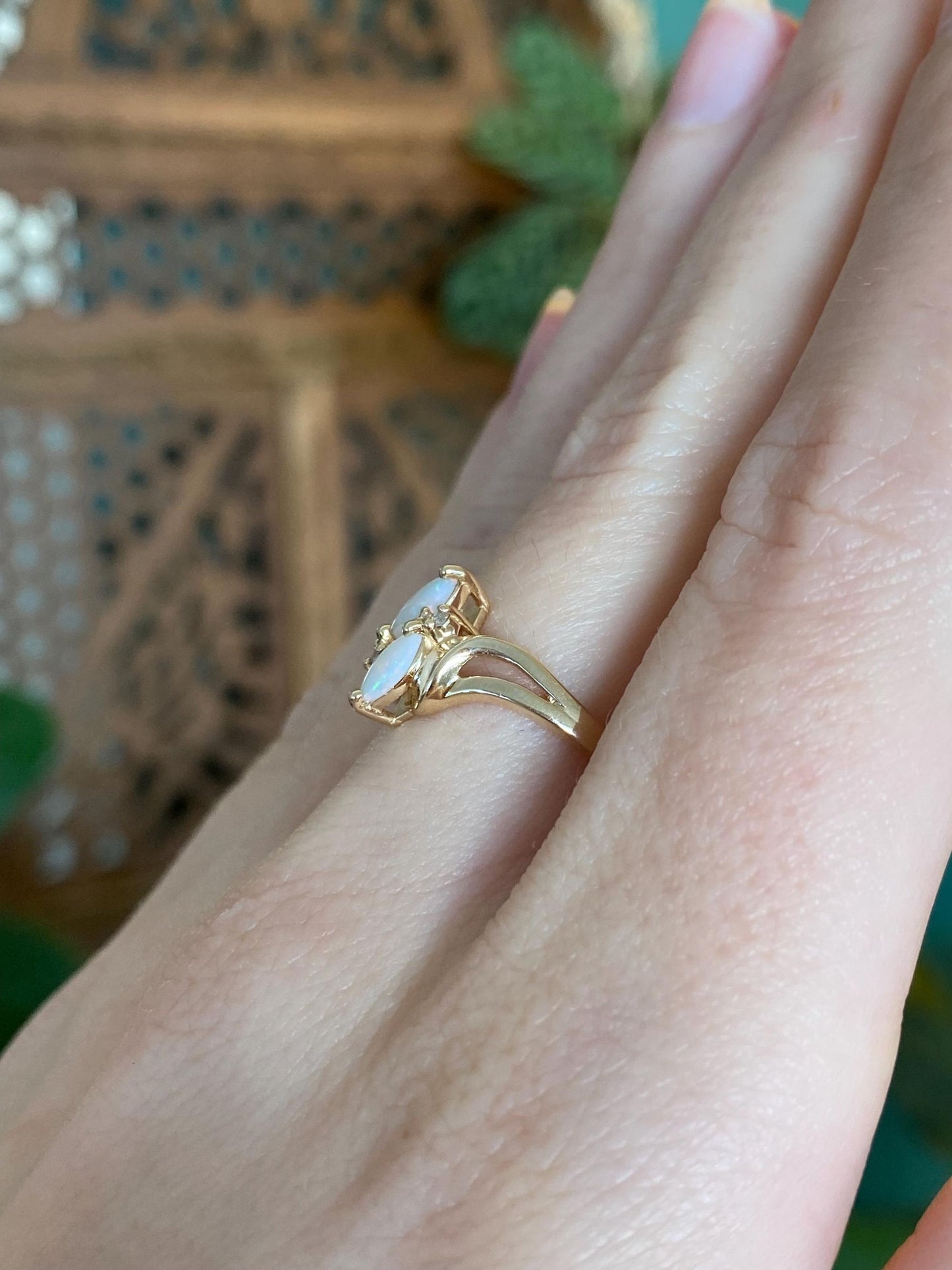 Vintage Solid 14k Yellow Gold Diamond Opal Ring - Size 7.75