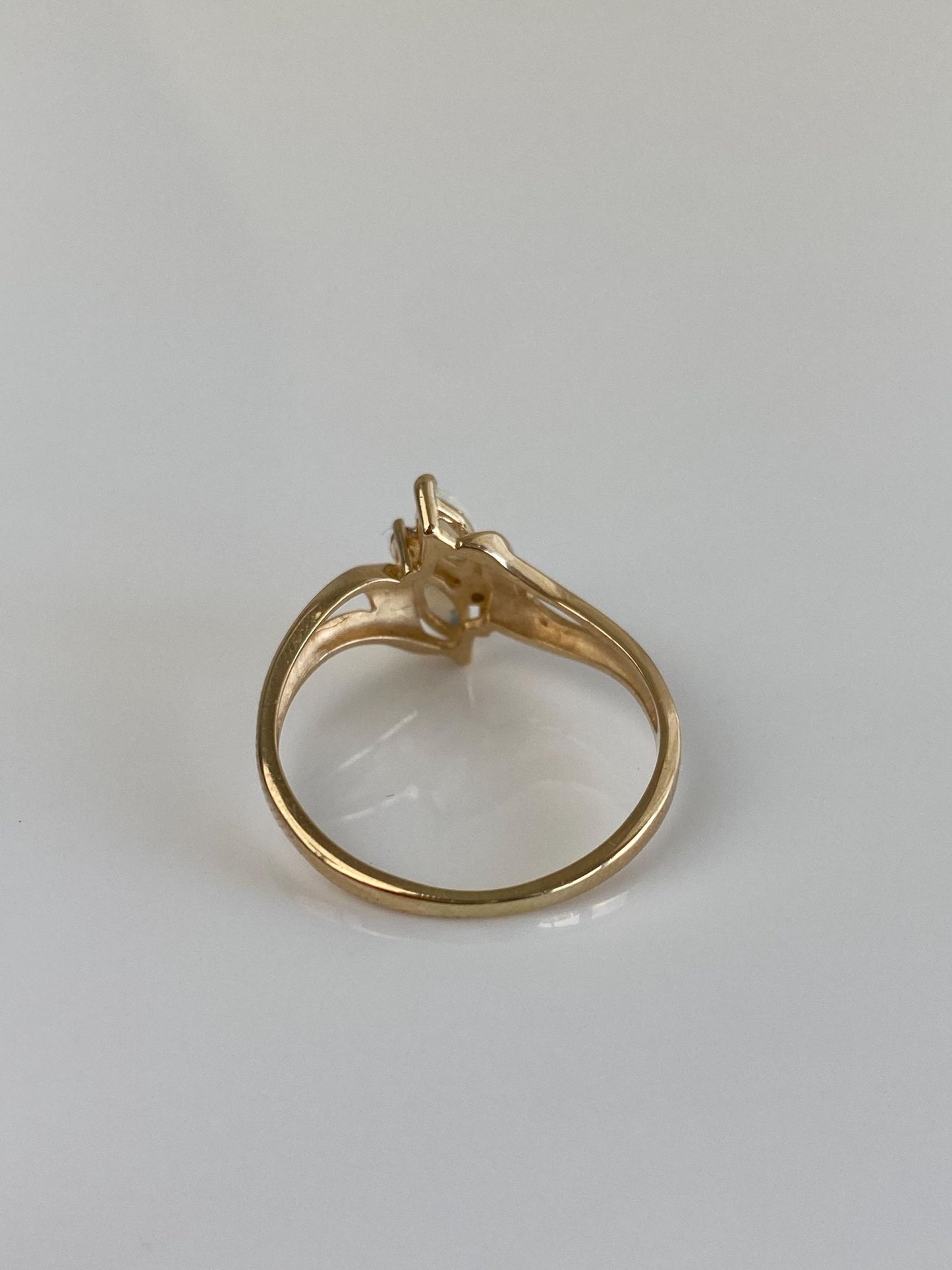 Vintage Solid 14k Yellow Gold Diamond Opal Ring - Size 7.75