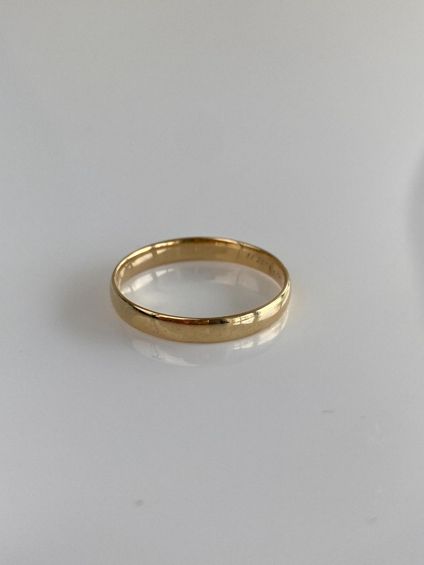 Vintage Solid 14k Yellow Gold Ring Band - Size 7.5