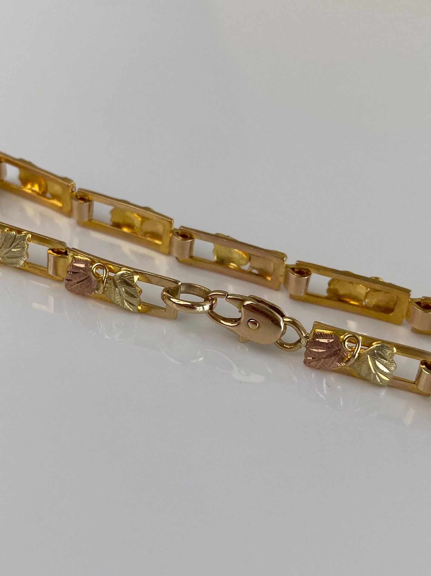 Vintage Solid 10k Black Hills Gold Leaves Link Bracelet - 7 inches