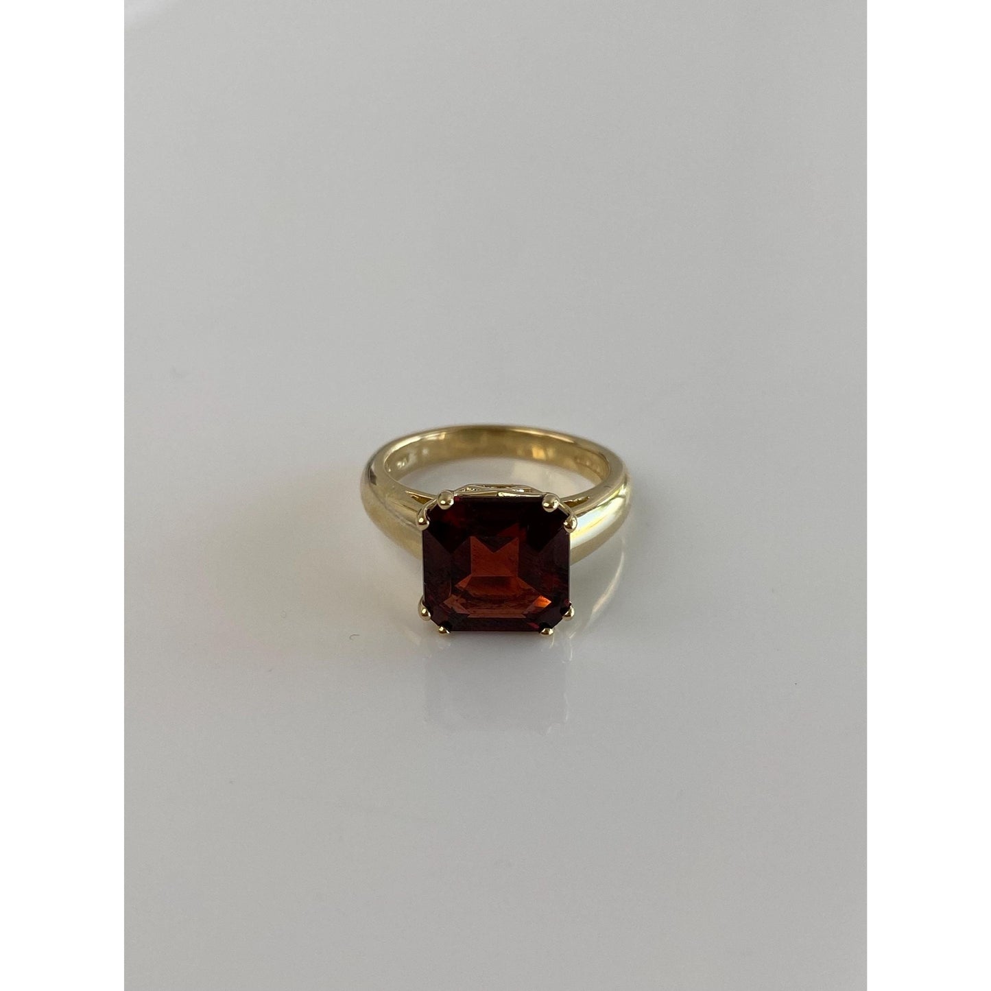 Vintage Solid 14k Yellow Gold Garnet Ring - Size 4.75