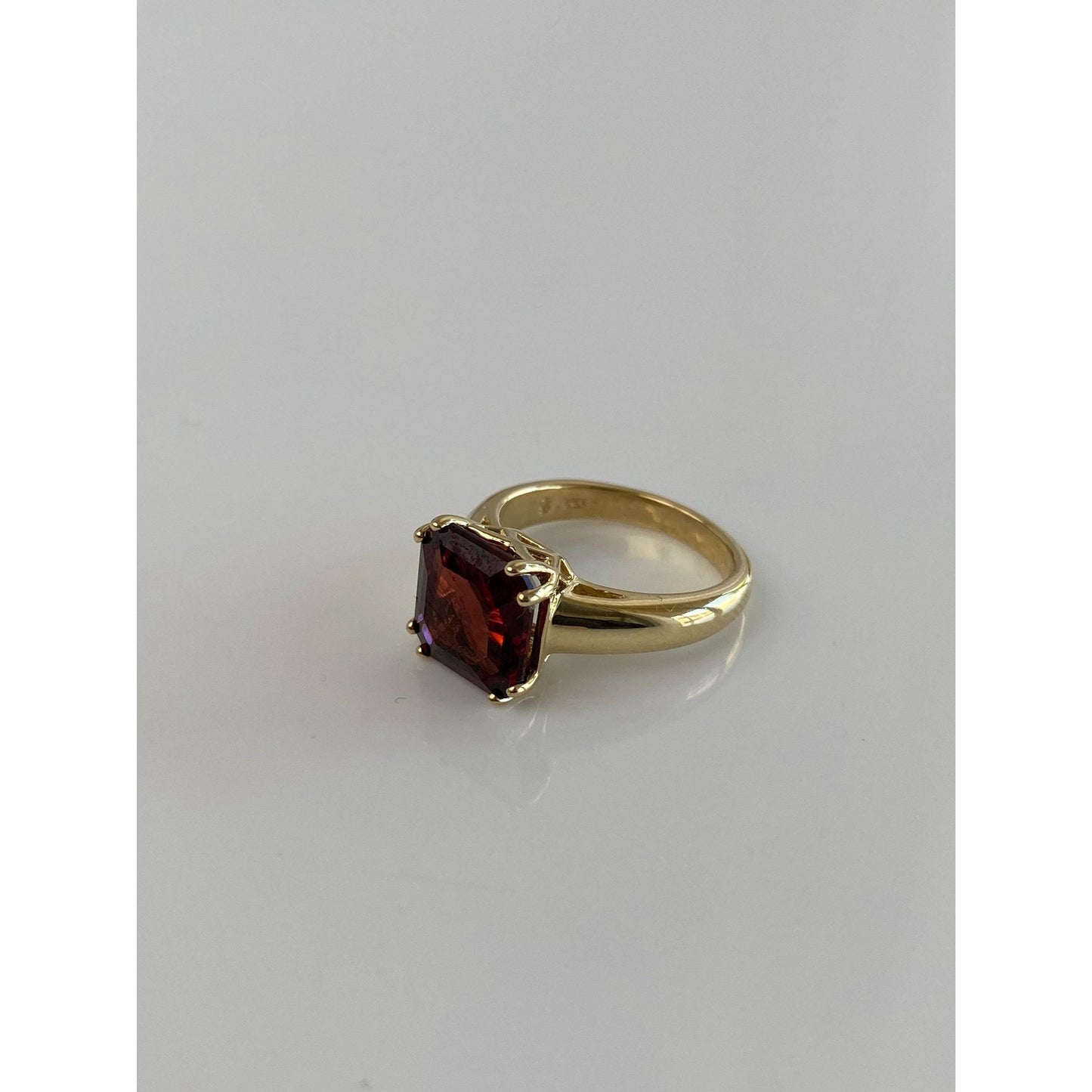 Vintage Solid 14k Yellow Gold Garnet Ring - Size 4.75