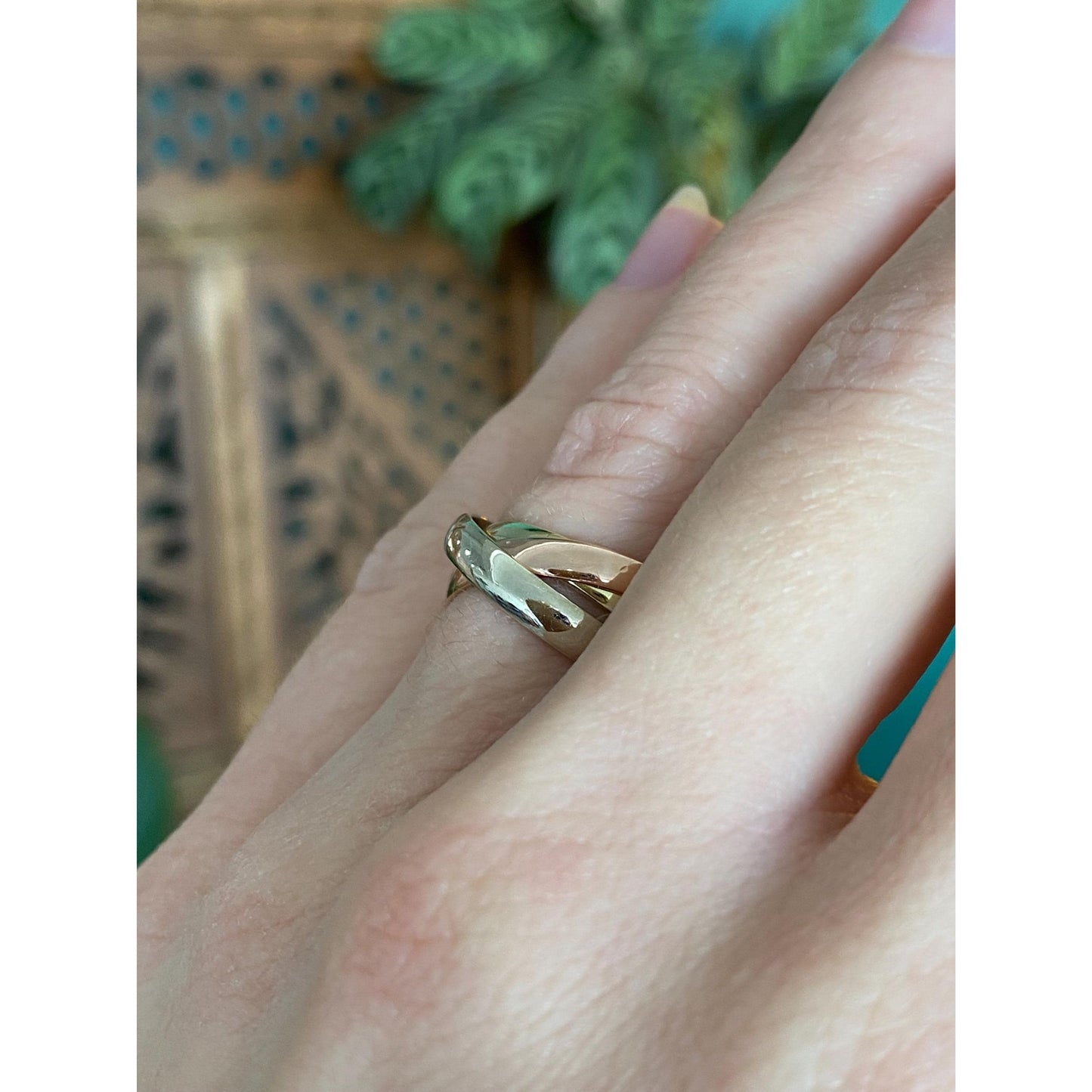Vintage Solid 14k Tri Tone Gold Rolling Ring - Size 4.75