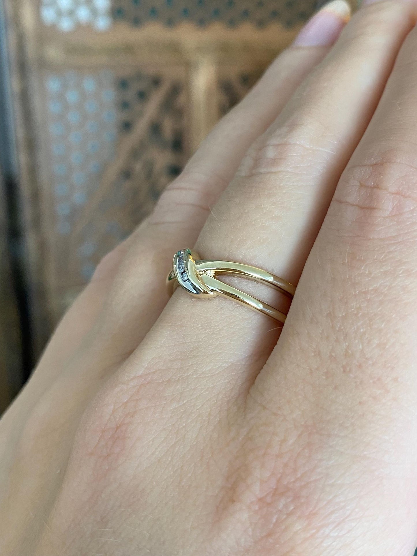Vintage Solid 10k Yellow Gold Diamonds Twist Split Ring - Size 7