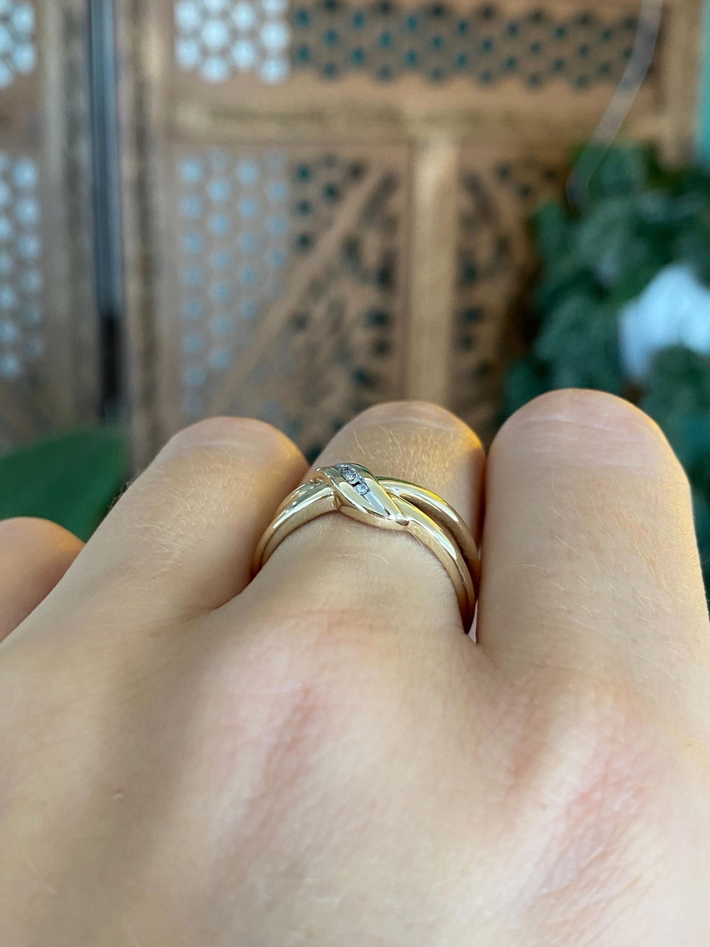 Vintage Solid 10k Yellow Gold Diamonds Twist Split Ring - Size 7